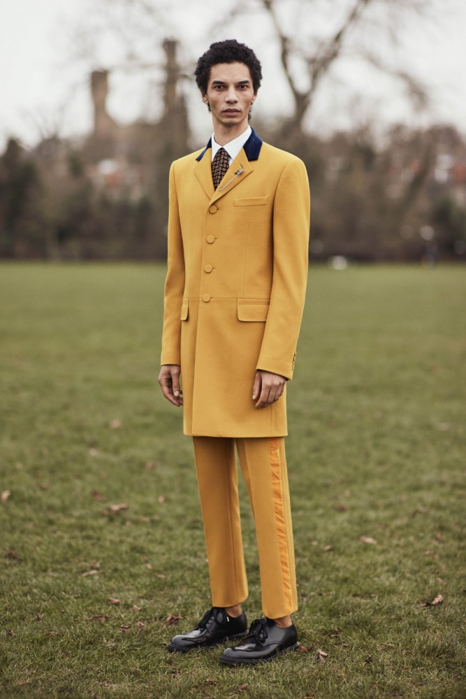 ALEXANDER-MCQUEEN-FW17-HERO-16-667x1000.jpg