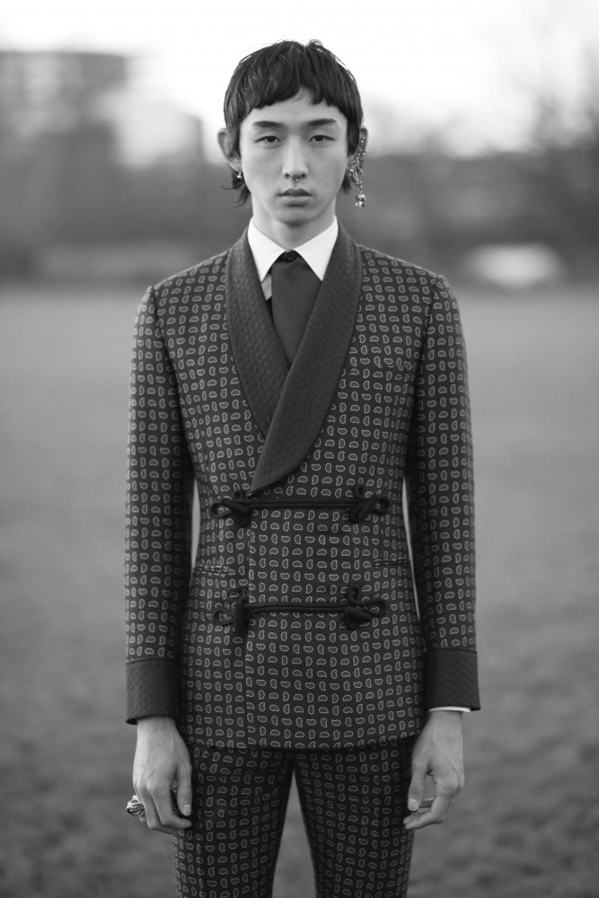 ALEXANDER-MCQUEEN-FW17-HERO-17-667x1000.jpg