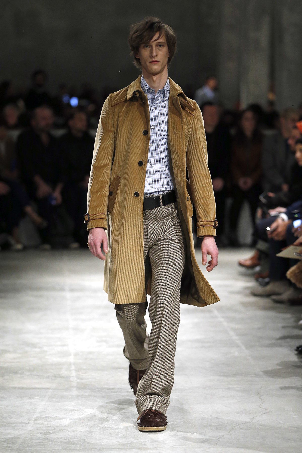 prada_look_5_2017_aw_mens.jpeg
