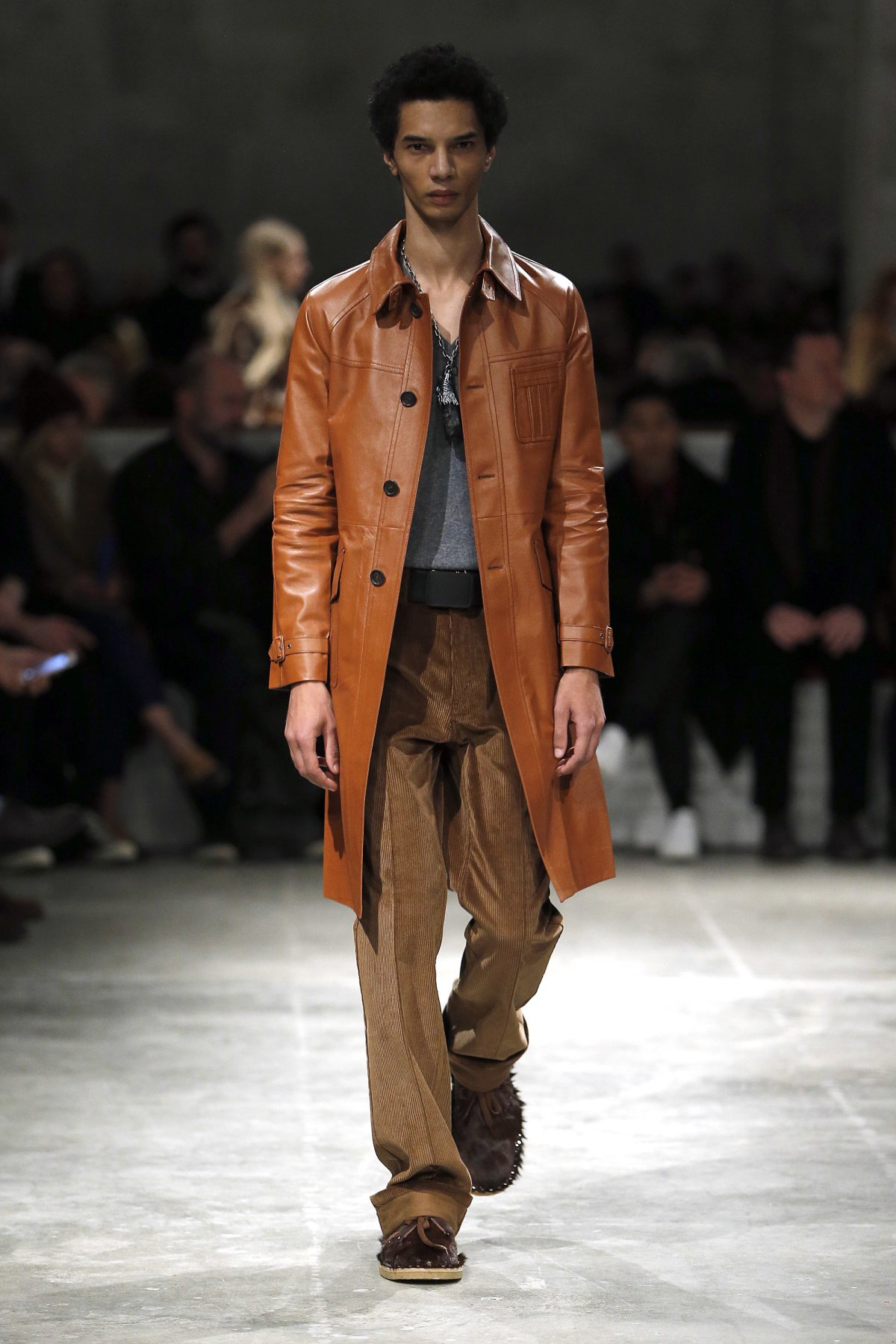 prada_look_8_2017_aw_mens.jpeg