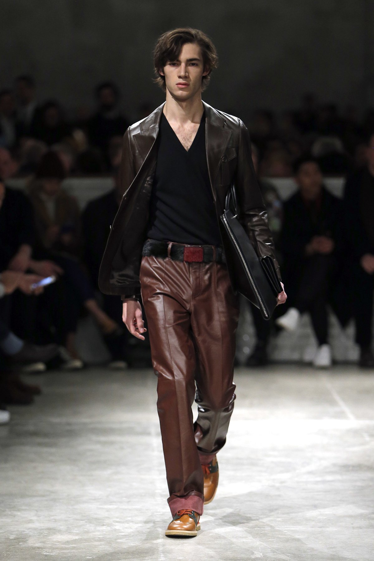 prada_look_9_2017_aw_mens.jpeg