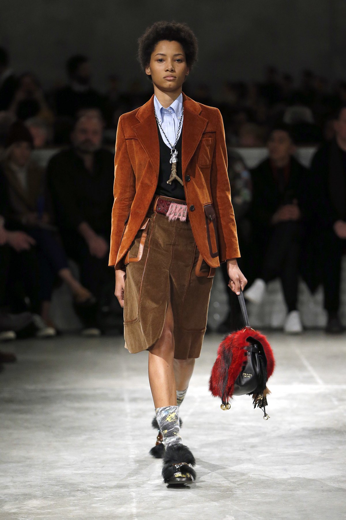 prada_look_16_2017_aw_mens.jpeg