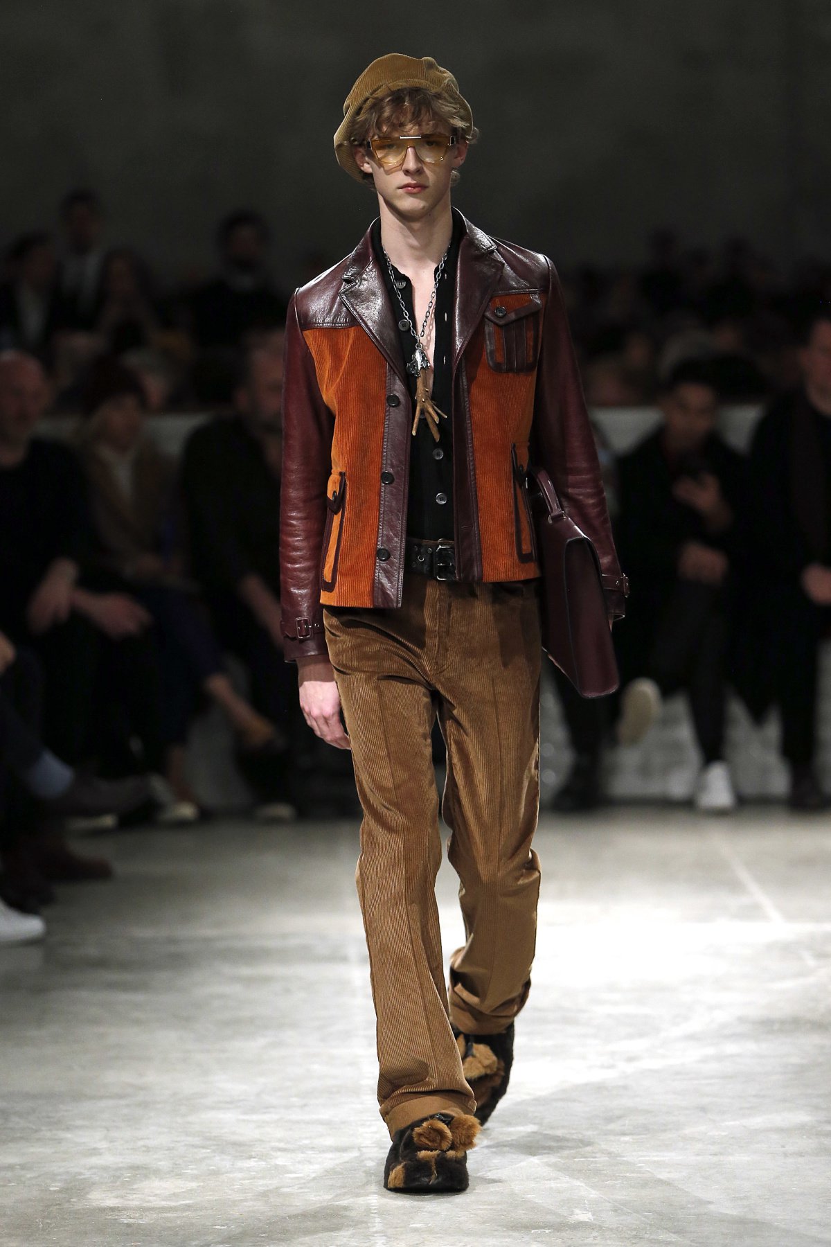 prada_look_19_2017_aw_mens.jpeg