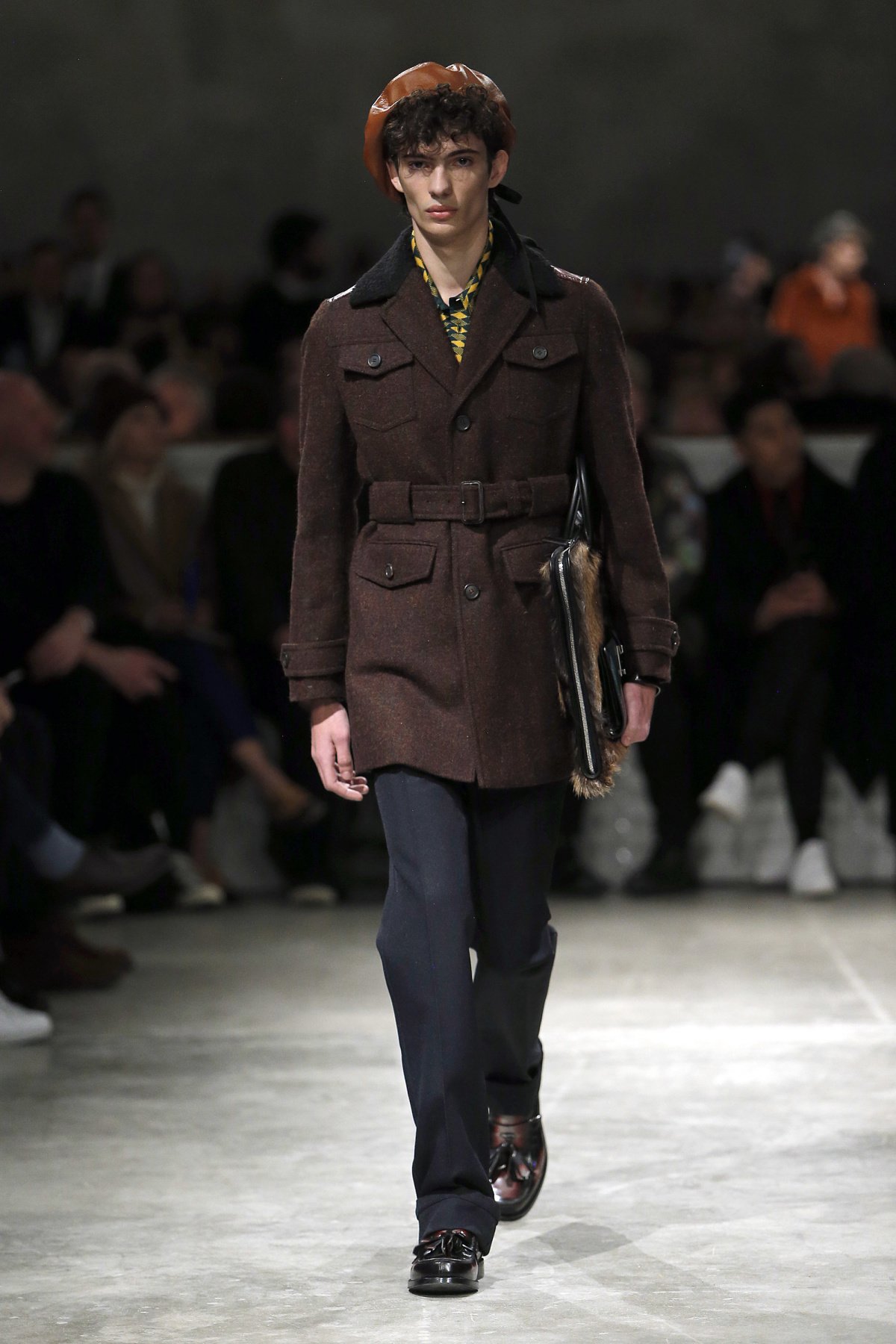 prada_look_26_2017_aw_mens.jpeg