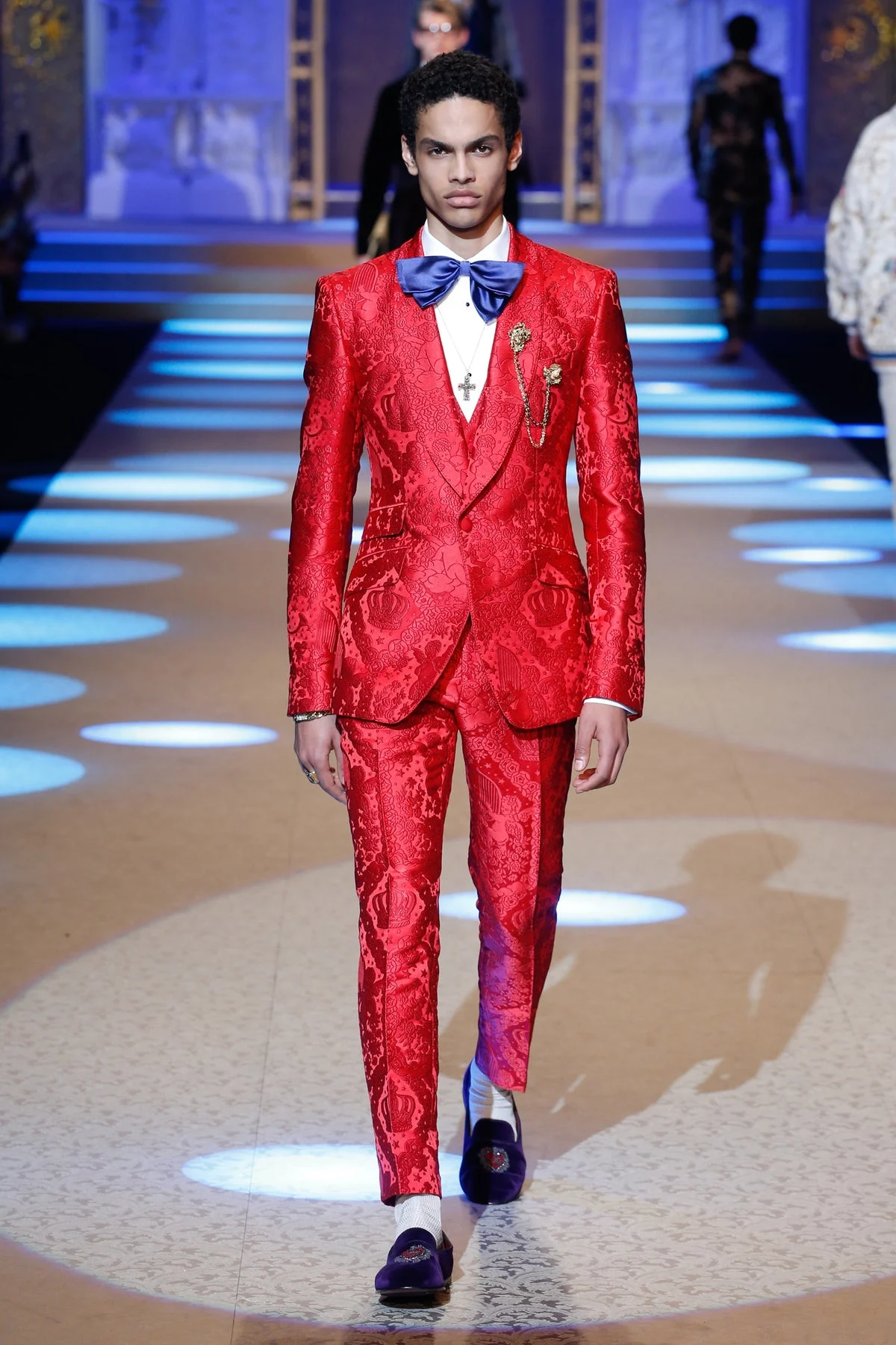 dolce and gabbana red suit