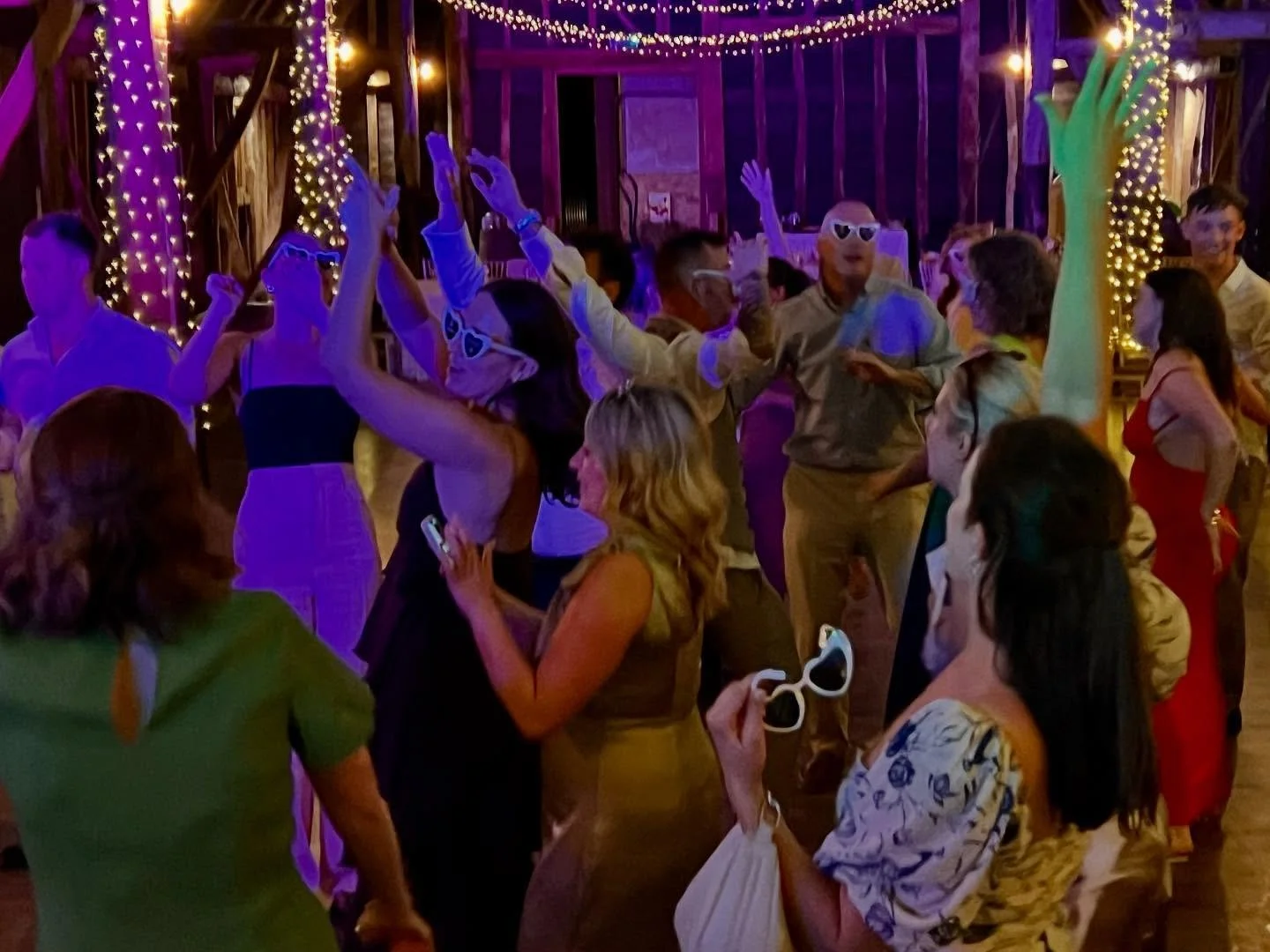 Had a great time DJing for Ella &amp; Danny @manorbarn always nice to get a lovely review too ❤️👏🤩

DJ: @polar_bears_can_dance 

#cambridge #cambridgeweddings #festival #wedding #djs #dj #djlife #weddings