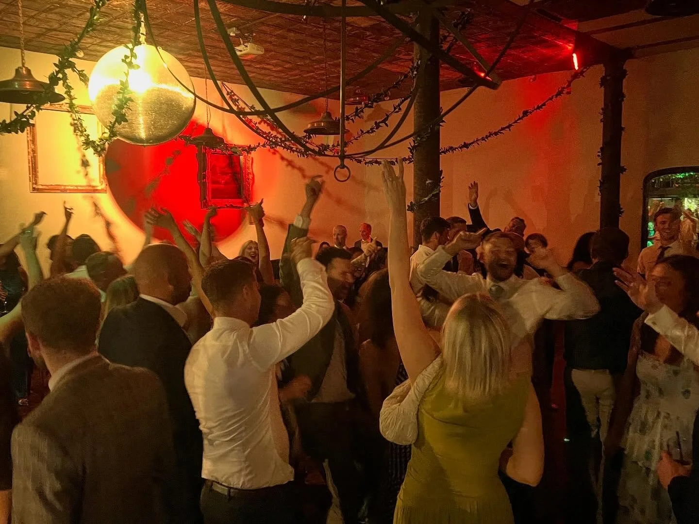 Had a great time DJing for George &amp; Molly @claptoncountryclub 🪩❤️🤩

&ldquo;Jimmy was very easy to organise and his music kept our wedding going all night long!&rdquo; 

#dj #djs #london #festival #wedding #londonwedding #londonweddings #londond