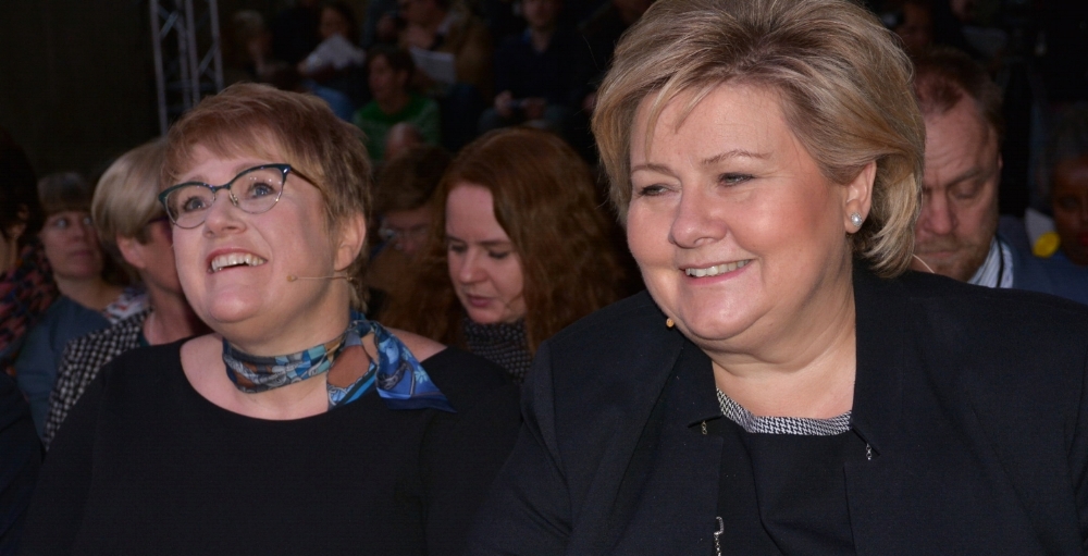 Kulturminister Trine Skei Grande og statsminister Erna Solberg ved framlegginga av kulturmeldinga Kulturens kraft — Kulturpolitikk for framtida i dag. Foto: Kulturdepartementet.
