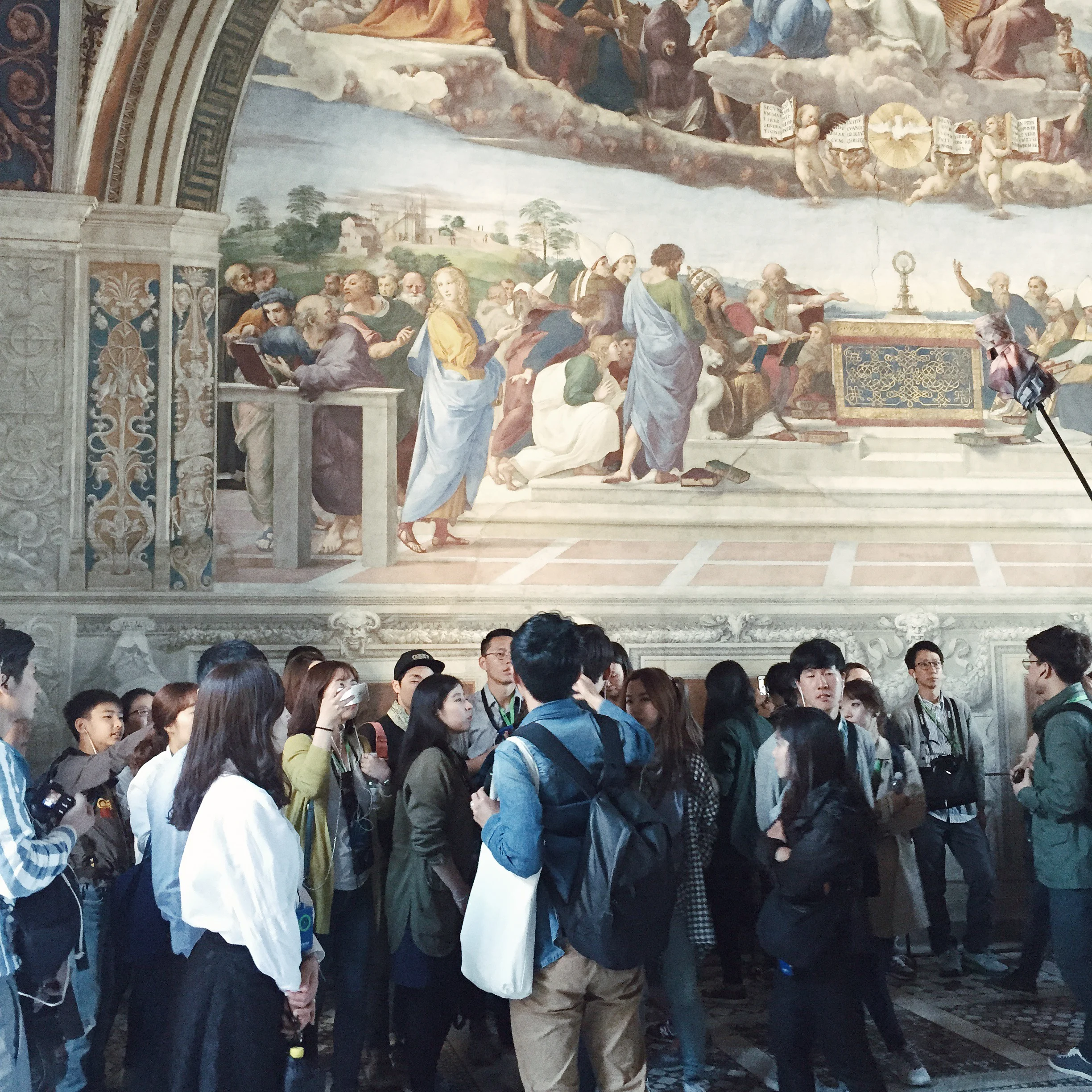 Crowds at the Vatican museum