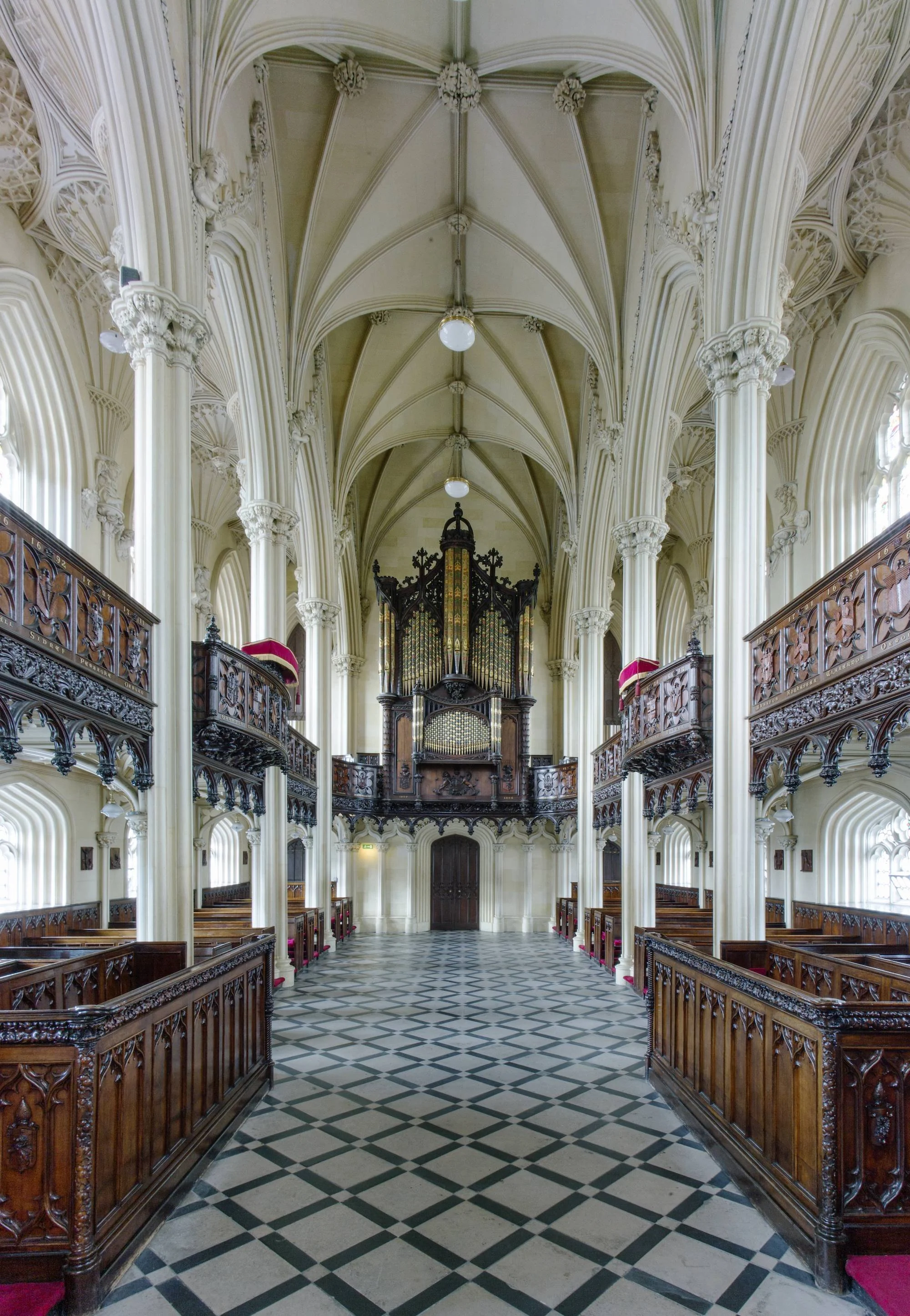 Nave-Chapel-Royal-2015.jpeg