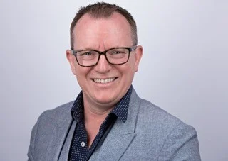 Barry Oulton portrait image.jpg