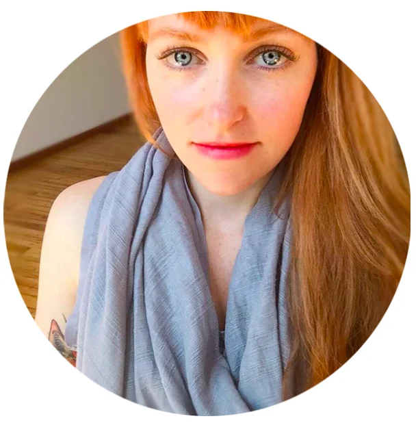 Lyndsay Hardy BA , E-RYT, RPTY, YACEP, CBD