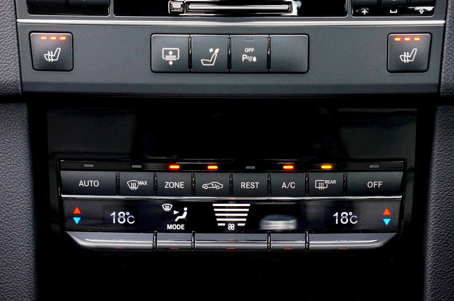 car-1744908_1920.jpg