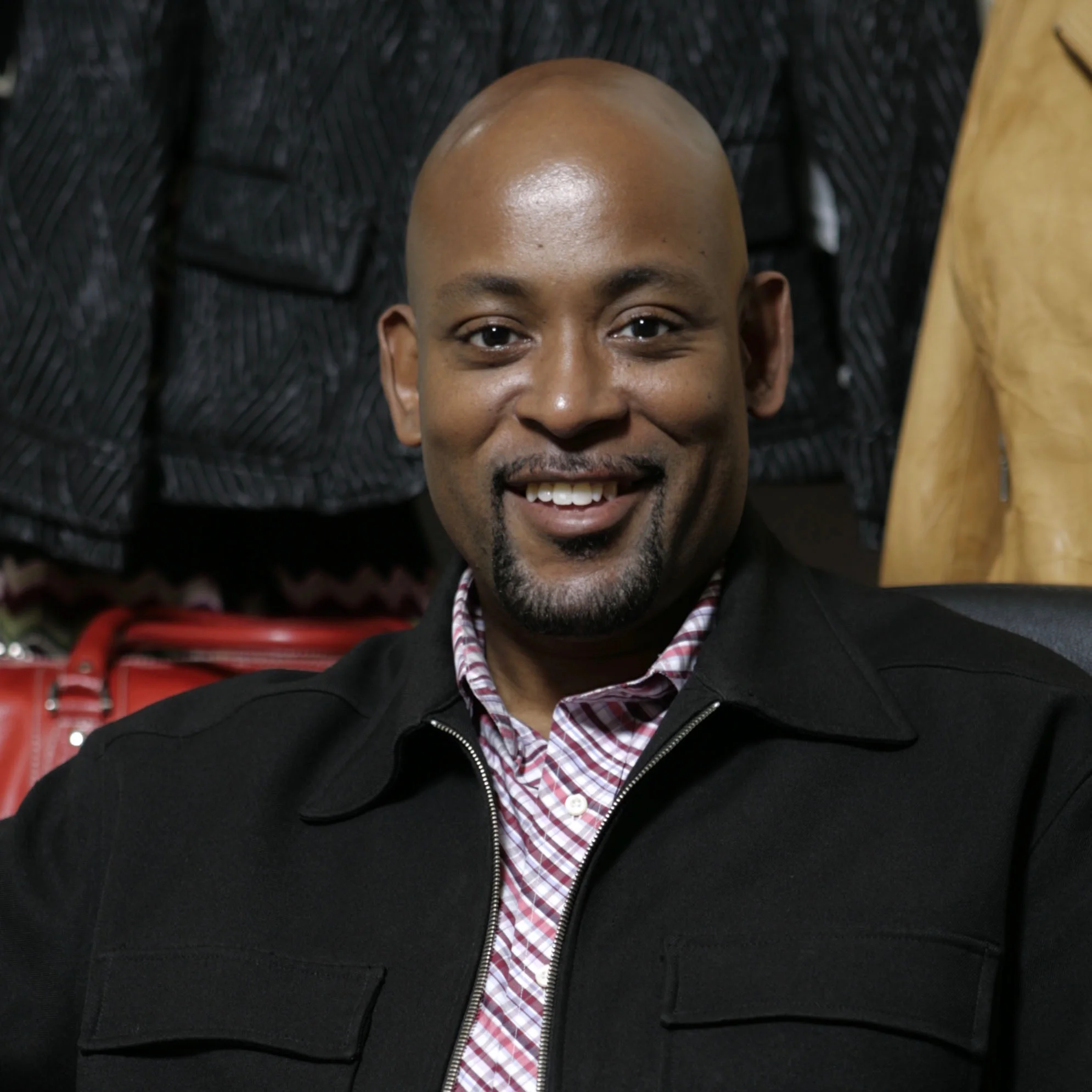 Steven Cutting Steven Cutting is a global leader in the fashion industry as well as an educator at Fashion Institute of Technology and Kingsborough Community College . He started his fashion career in Italy working for Krizia and Anna Scipioni , then leading the team at Philippe Monet. In the US, he founded his design firm consulting for brands, Kenneth Cole , Reebok , Collezione, and Jim & Marylou to name a few. Since then he has led design teams at Perry Ellis America , Beyoncé’s Dereon/ House of Dereon , Larry Levine , Komocean Swim , and TRC by Cutting . He received his B.F.A. in Fashion design, from Fashion Institute of Technology in New York and his M.A. from Empire State College , expected Fall 2018.