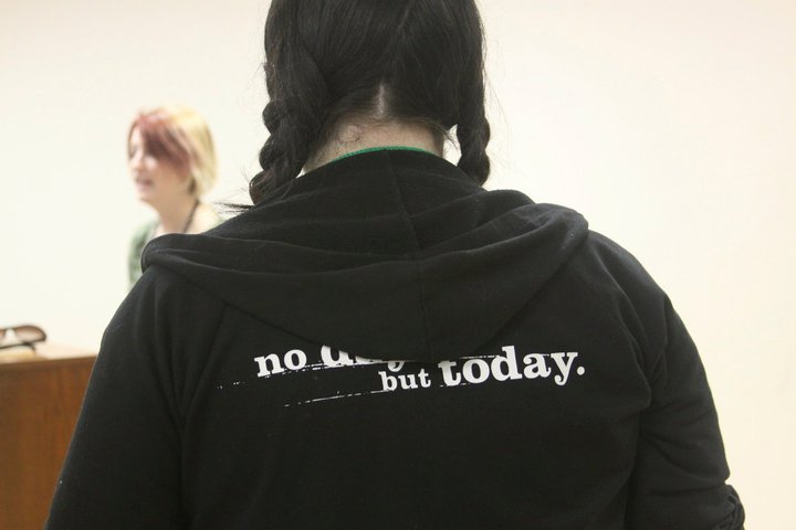 blksweatshirt.jpg