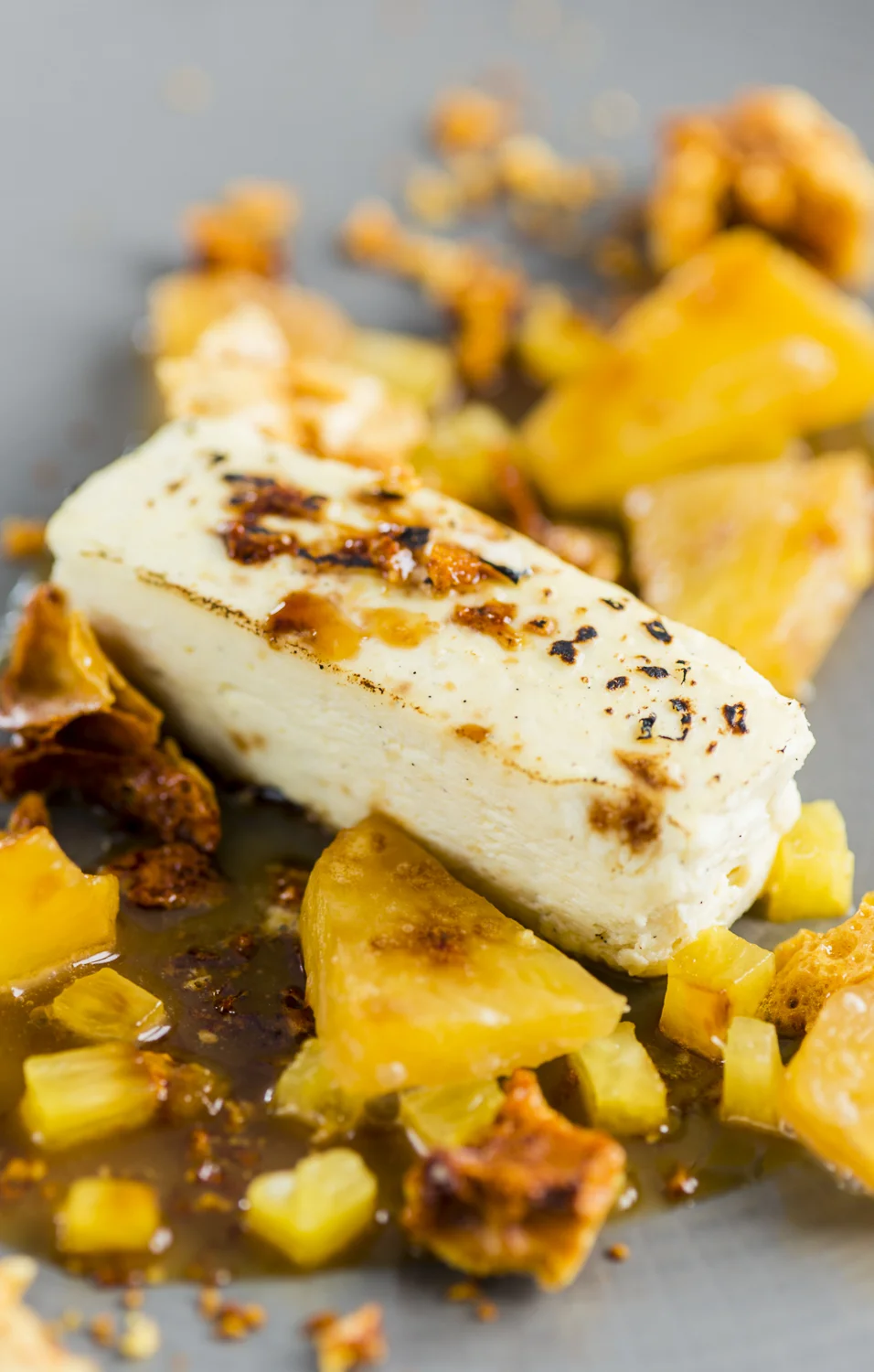 Vanilla cheesecake with pinapple and honeycomb