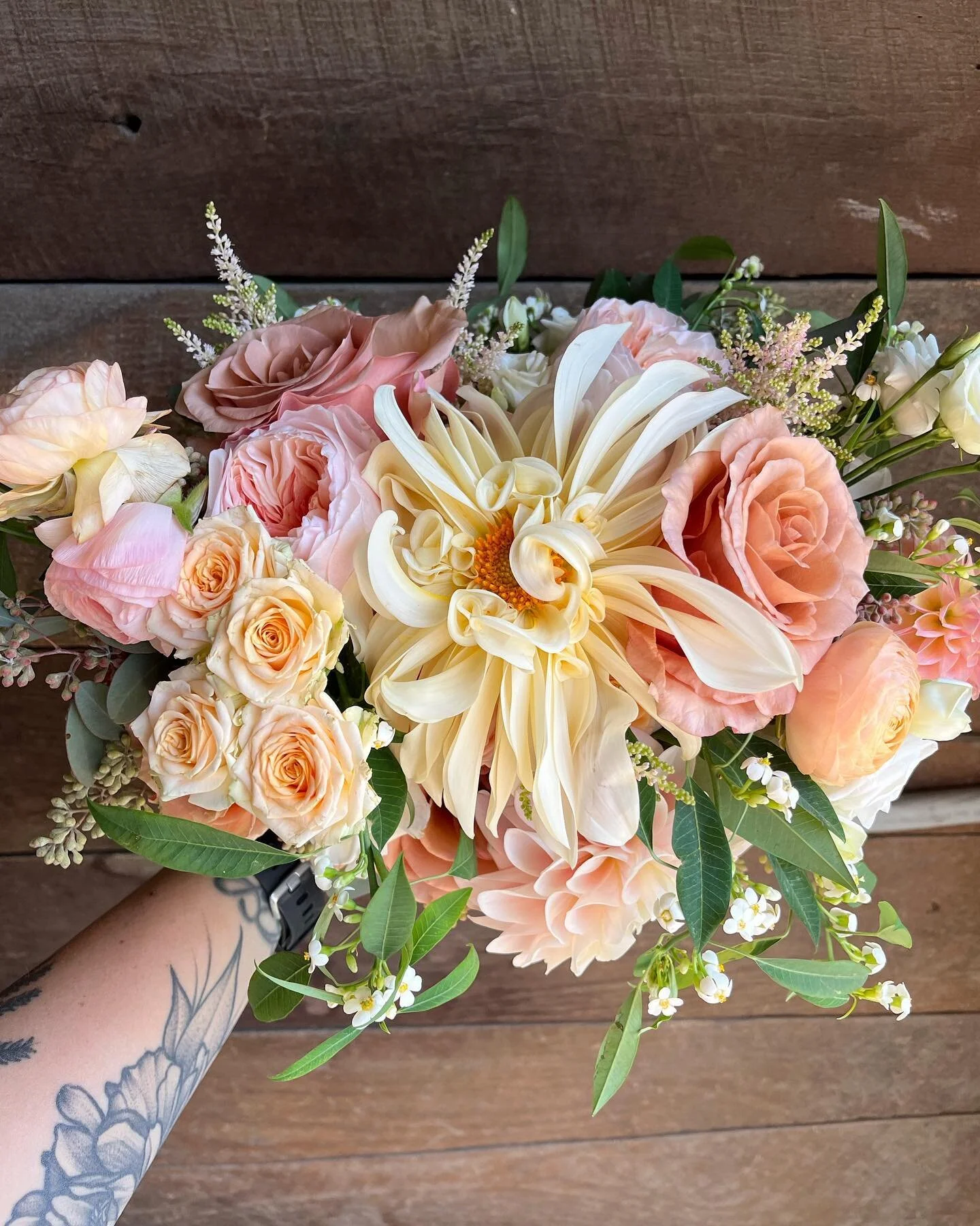 all the perfect blooms for our dahlia loving girl, catherine! ✨ it&rsquo;s been so much fun working with you and creating for this incredible day! Awe couldn&rsquo;t be more excited for you and terry! // @cbmirsky @terence.casey.5 &mdash; fun vendor 