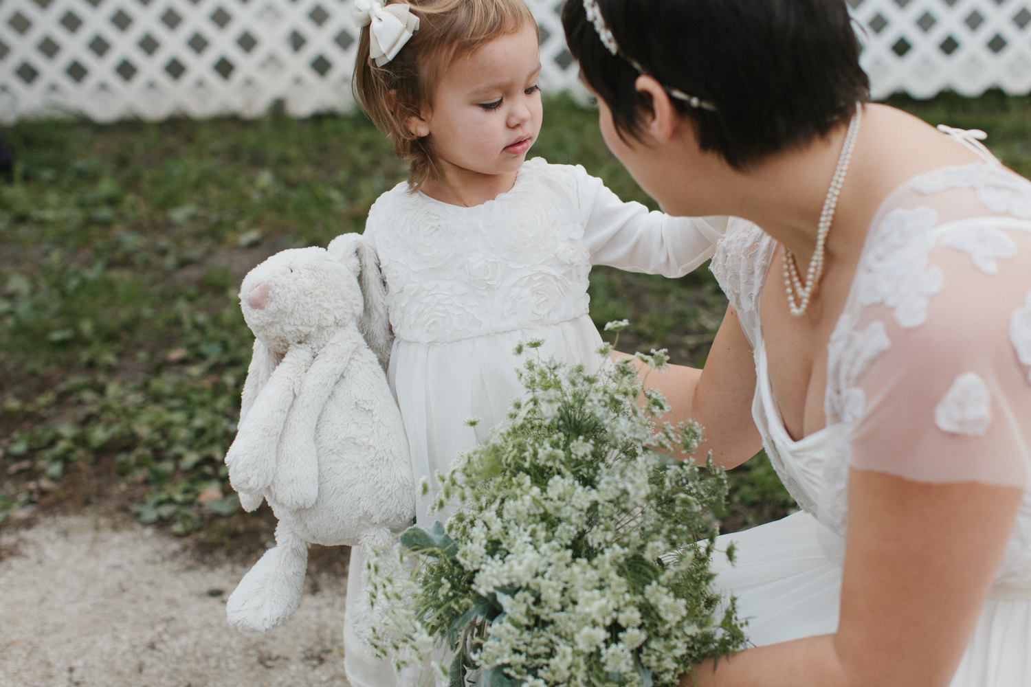 Chicago Wedding Photographer Mae Stier Heritage Prairie Farm Outdoor Romantic Wedding-041.jpg