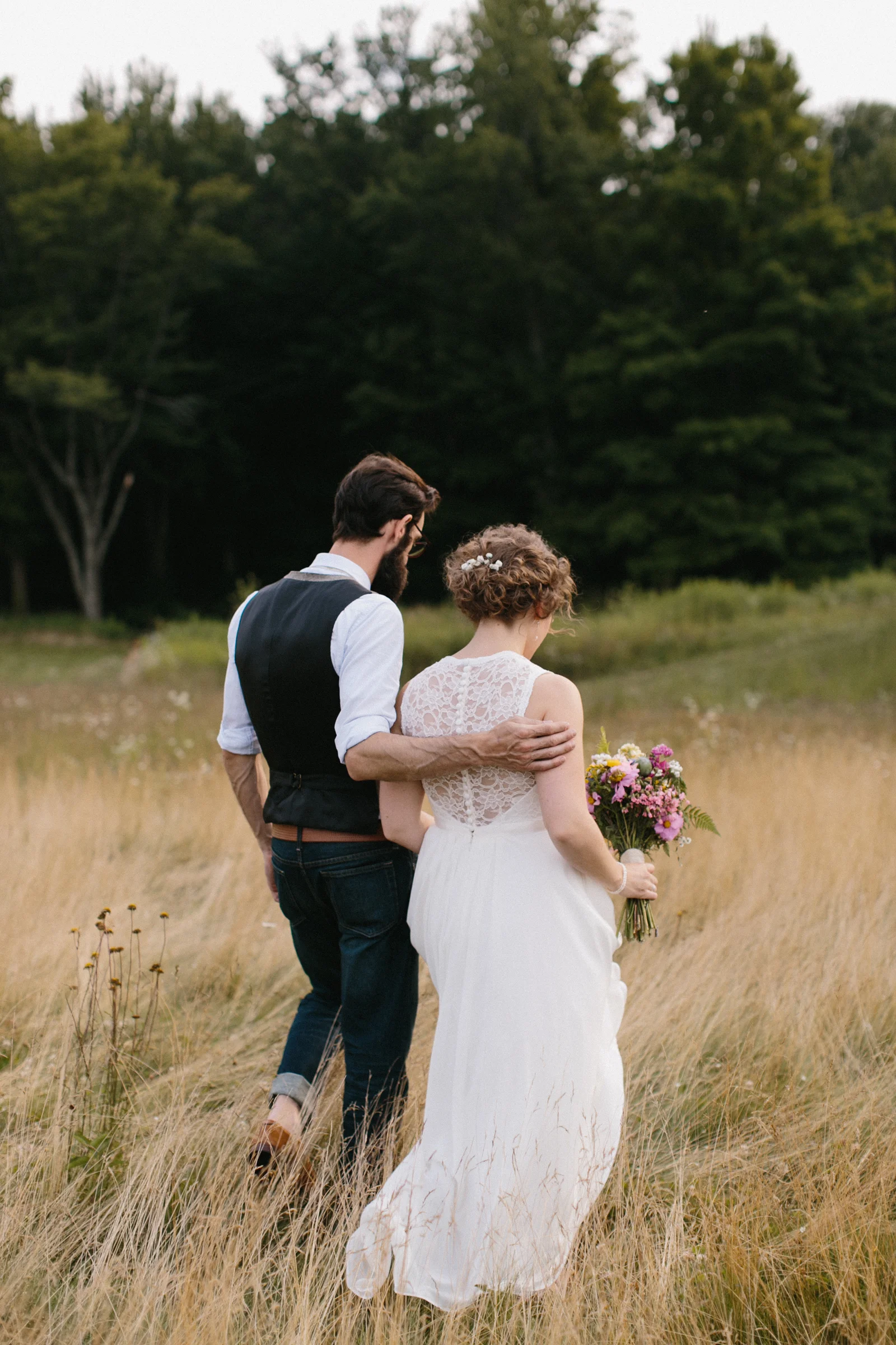Backyard Wisconsin Wedding-059.jpg