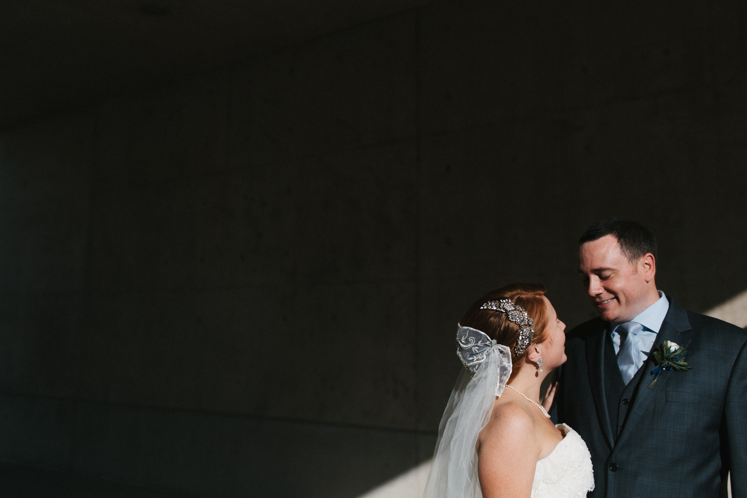 Grand Rapids Michigan Art Museum Wedding Michigan Wedding Photographer-029.jpg