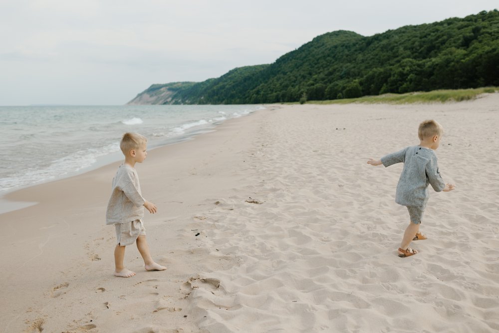 Sleeping Bear Dunes Family Photographer Mae Stier Northern Michigan Wedding Photography-006.jpg