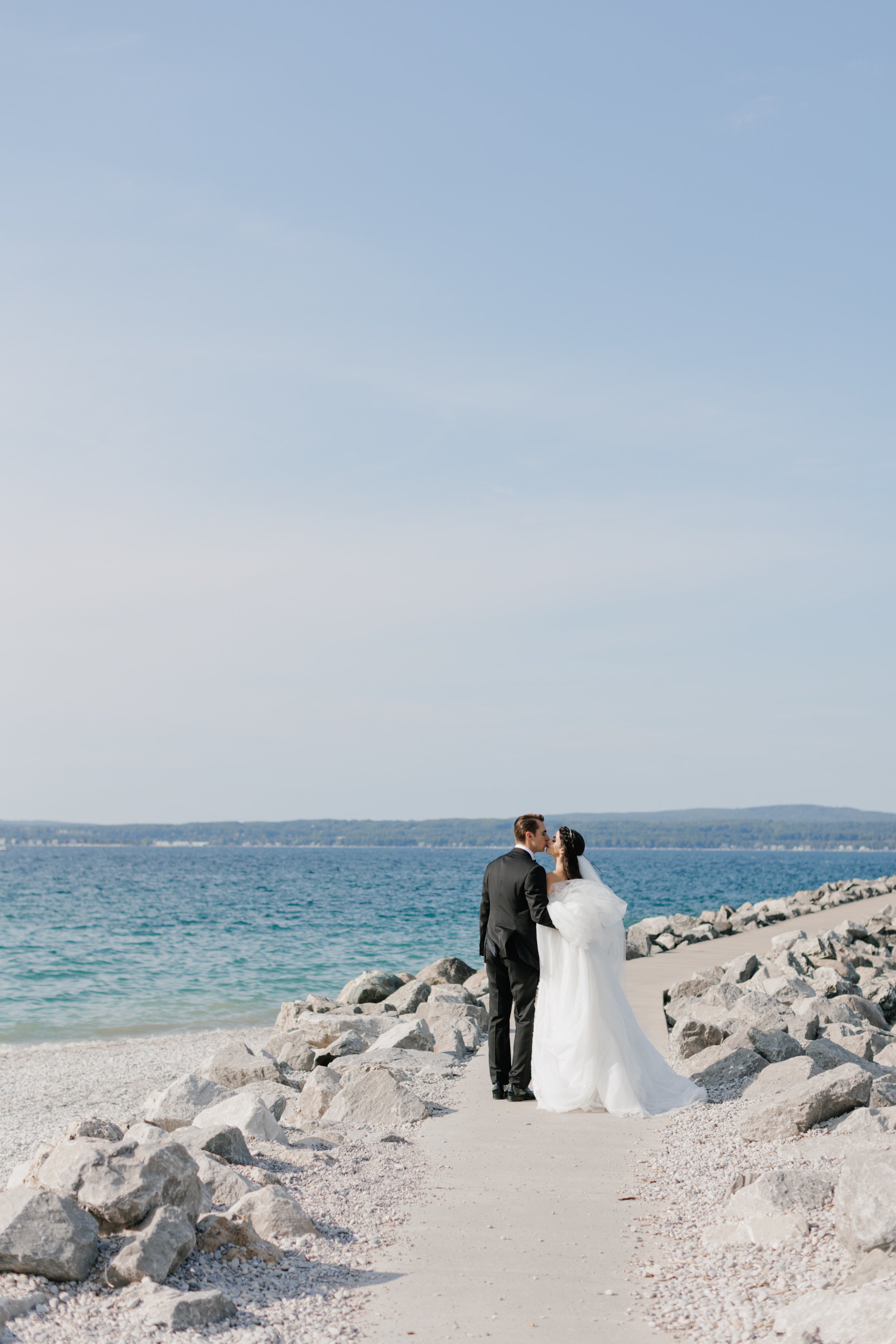 Stafford's Inn Perry Hotel Petoskey Northern Michigan Wedding Mae Stier Photography0086.jpg