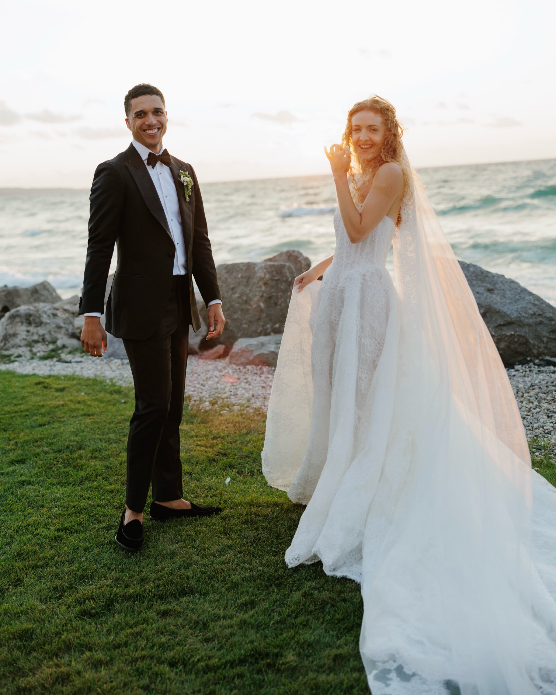 A first glimpse at K&amp;G&rsquo;s joyful day on Lake Michigan. They hosted a weekend of events that drew everyone a little closer. The weekend started with a welcome party on Walloon Lake where K&rsquo;s family has a cottage, and they invited guests