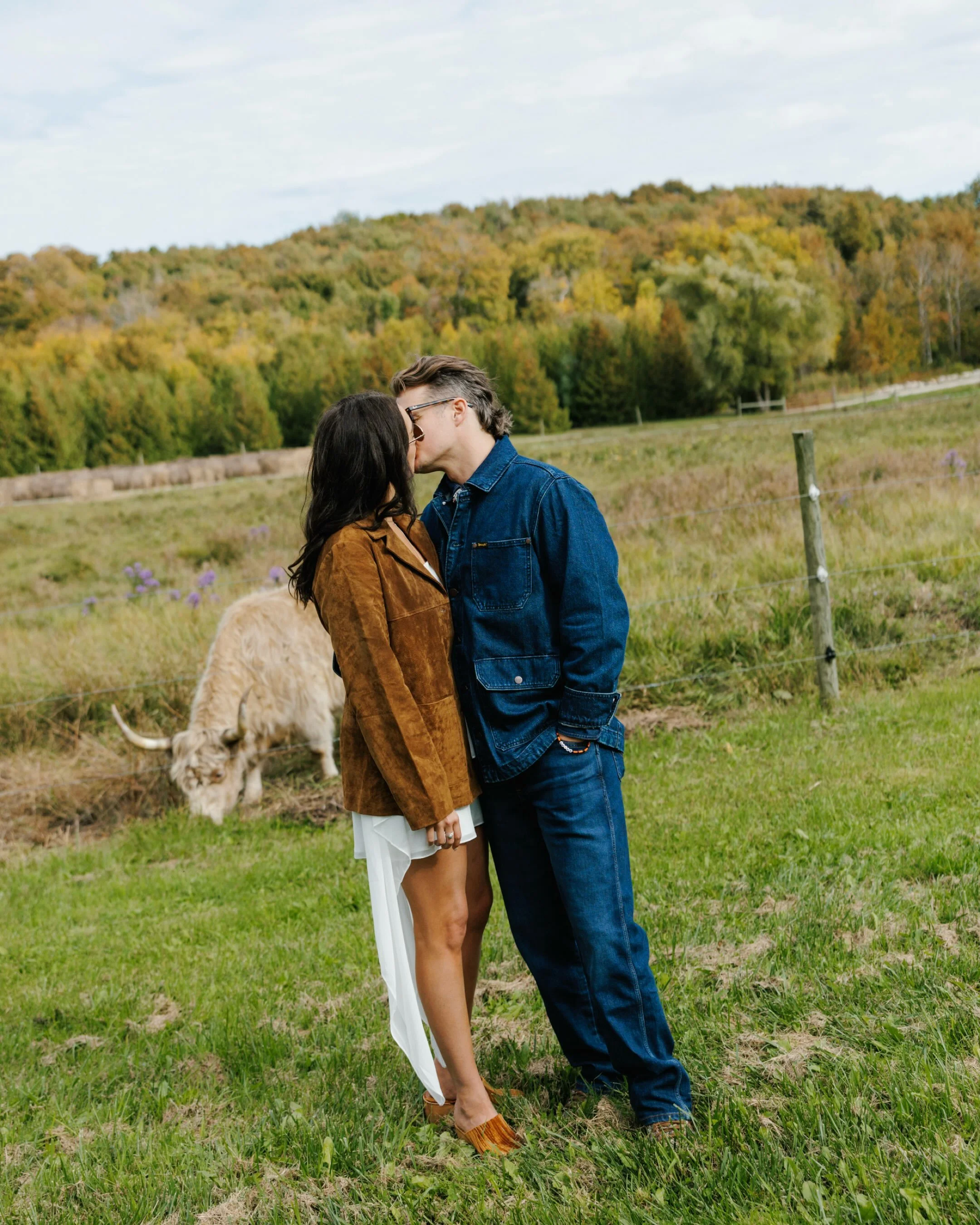 Day two with H&amp;J. Asters bloomed in the fields where the cows grazed, and guests meandered from vineyards to pasture, enjoying local food trucks, incredible cocktails, and a live band that kept everyone dancing til the cows came home. 🐮 This wee