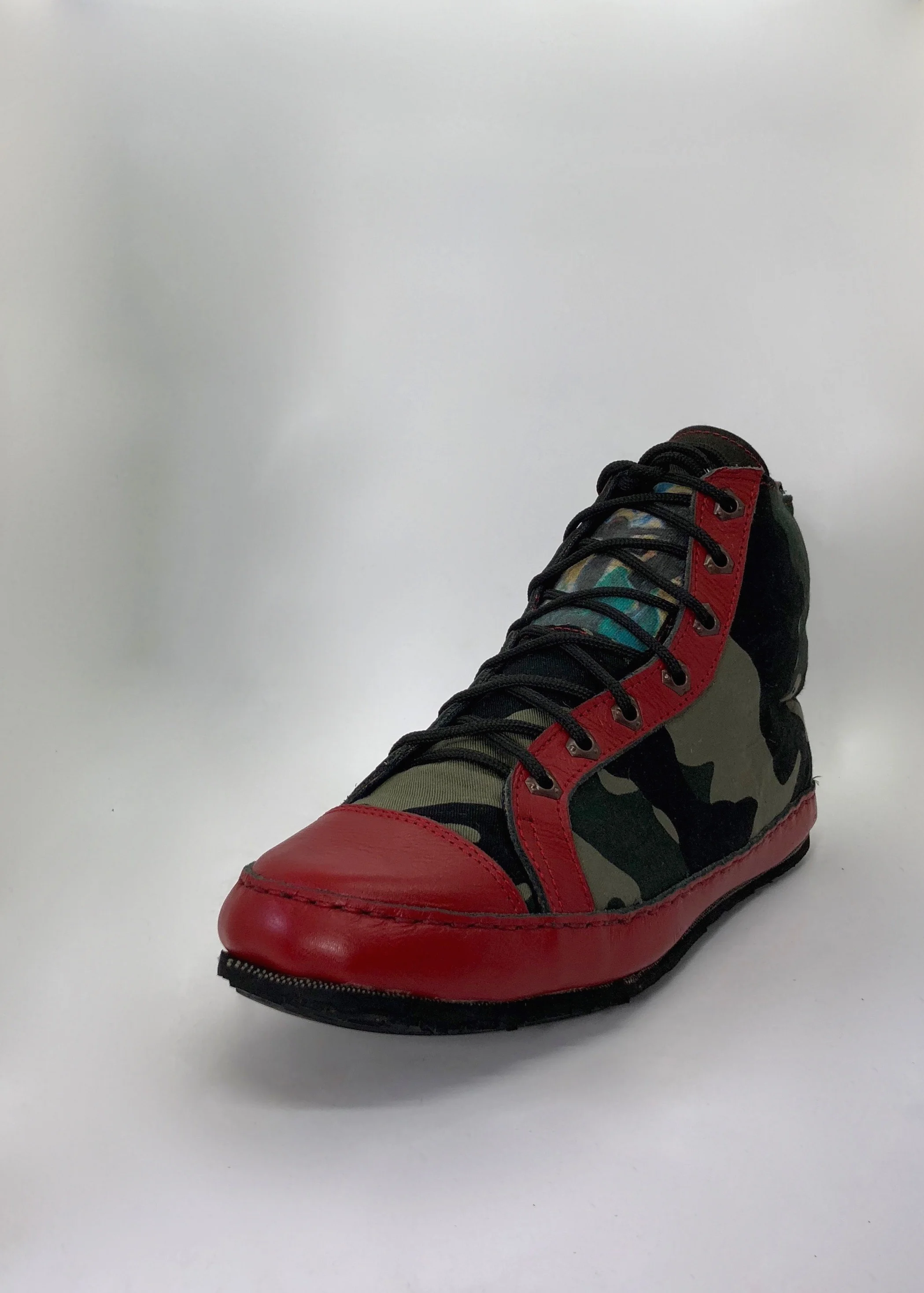  eARTh sneakers (camouflage) various sizes available 