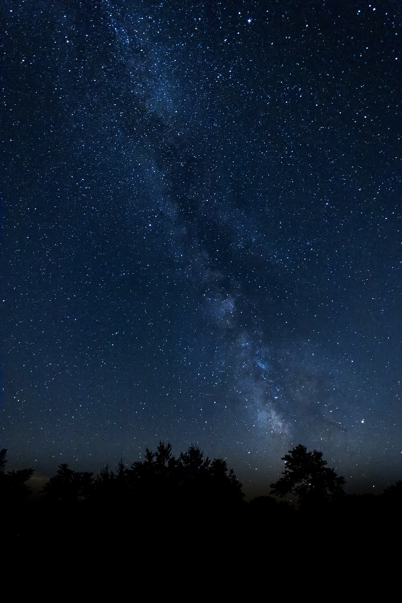 10mm / F4 / ISO 2000 / 25 sec exposure