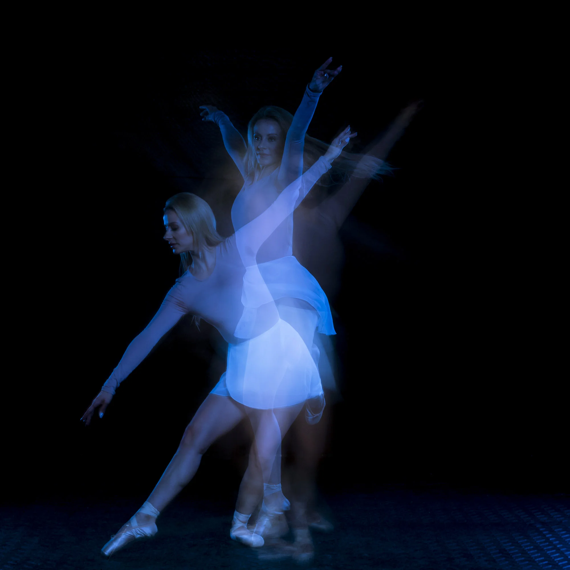 Multi dancer
