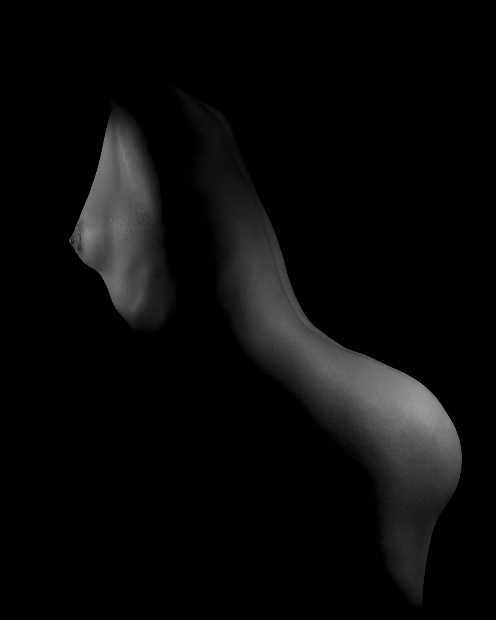 Using two lights to side light the model
