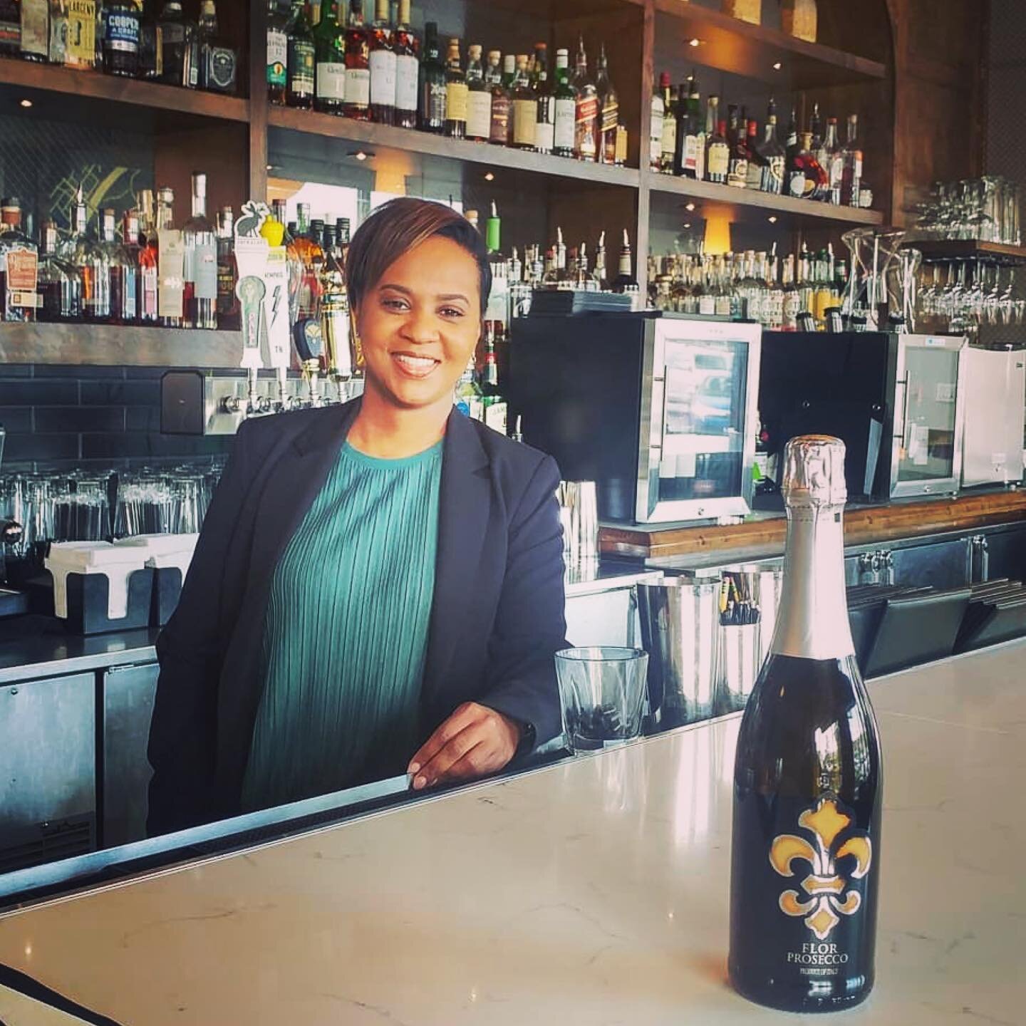 Wine Steward and Assistant General Manager, Kim Burton proudly representing Flor Prosecco at Char Restaurant Steakhouse in Nashville.

Flor offers all of the crisp freshness and elegance expected of a great Prosecco. When enjoyed it releases wonderfu