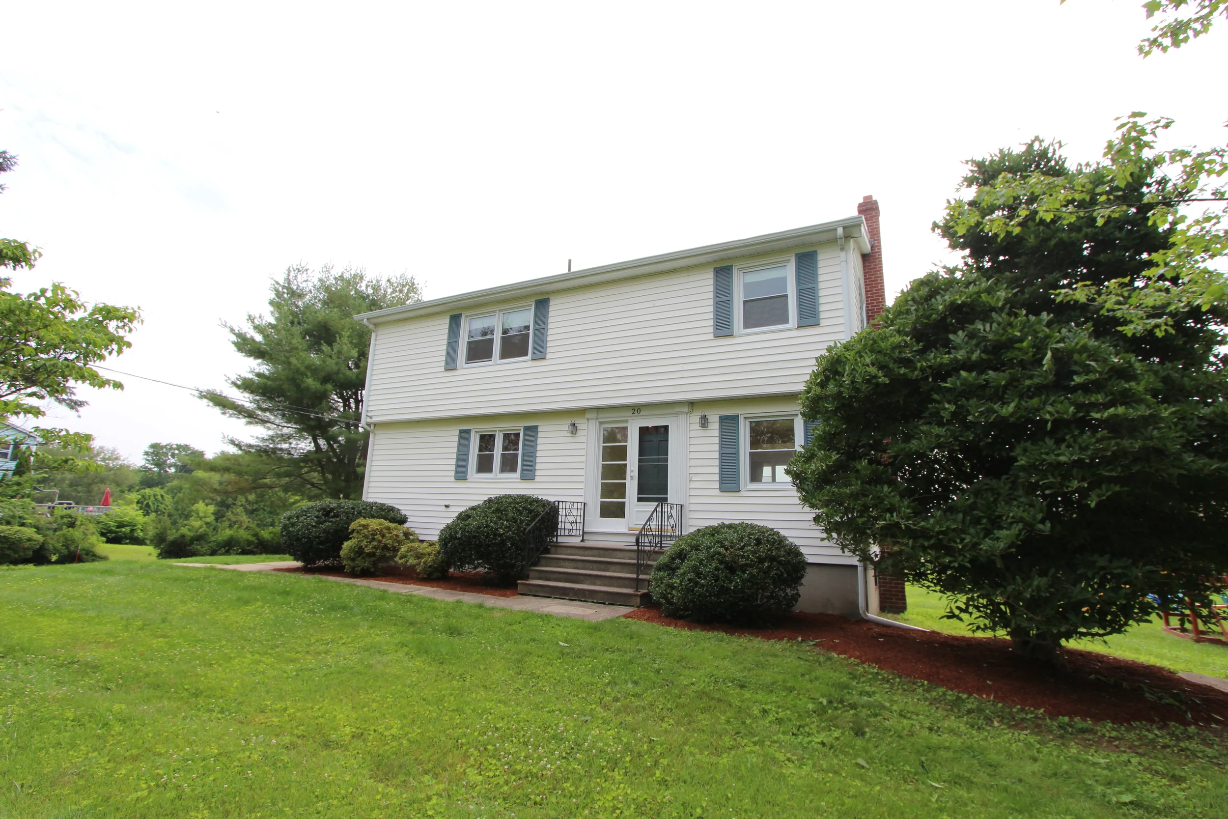 20 Blackstone St. Mendon Sold $285k (sell side)