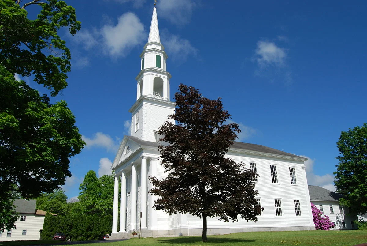 1200px-First_Church_Mendon.jpg
