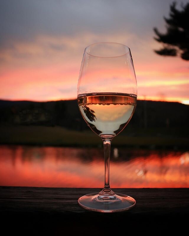 Sunset Wine Returns Friday, 6.5 🍷 
Call Ahead Seating Reservations Required (802) 422.5335
&bull;
&bull;
#sunset #wine #sunsets #sunsetwine #lifeat4241 #killington #killingtonvt #lifeat4241 #winetime #wineenthusiast #reflection #vermontlife