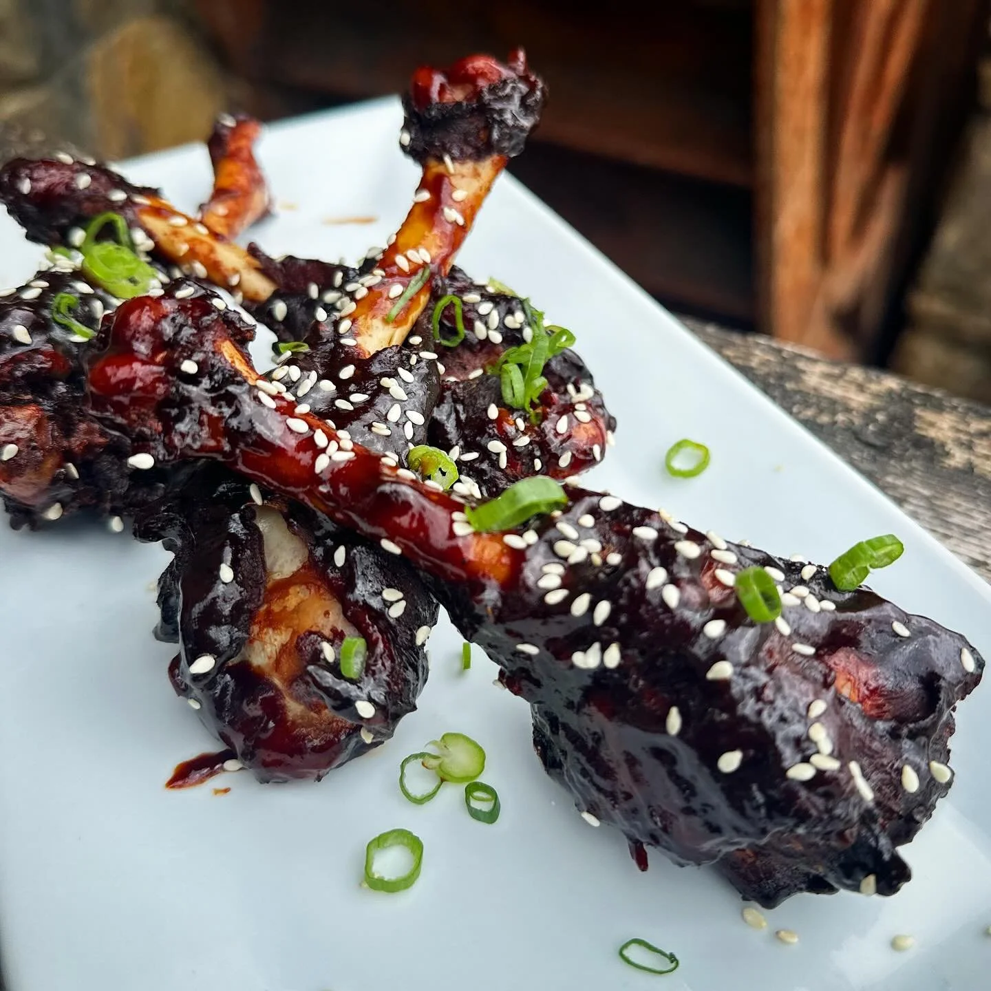 Korean bbq duck wings with sesame and green onion&nbsp;🍴 #bonapp&eacute;tite
