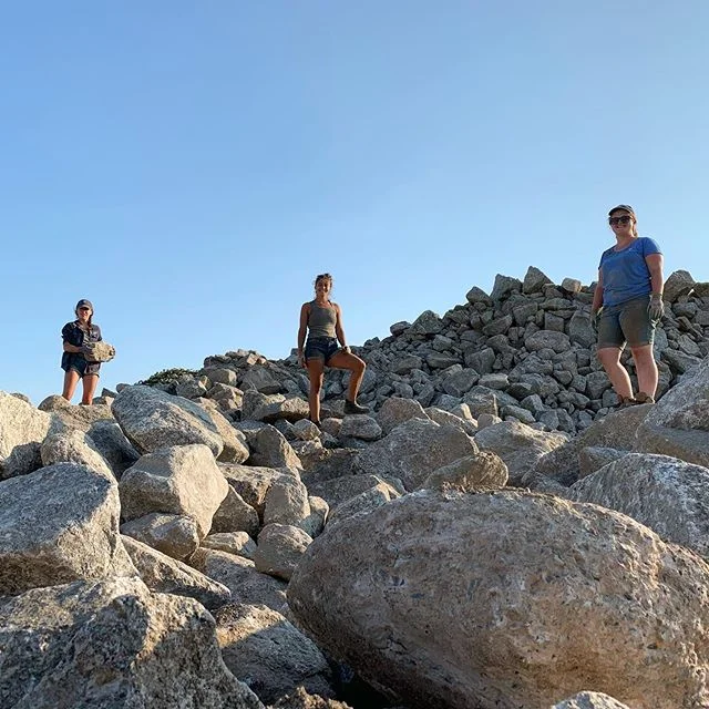 Some late night rock hunting with the crew @ Stebran! Handpicking the perfect granite pieces for a waterfront courtyard/garden duo. &bull;
&bull;
&bull;
&bull;
&bull;
#thesheshed #thesheshedhalifax #joblove #loveyourgarden #gardenlandscapes #gardende