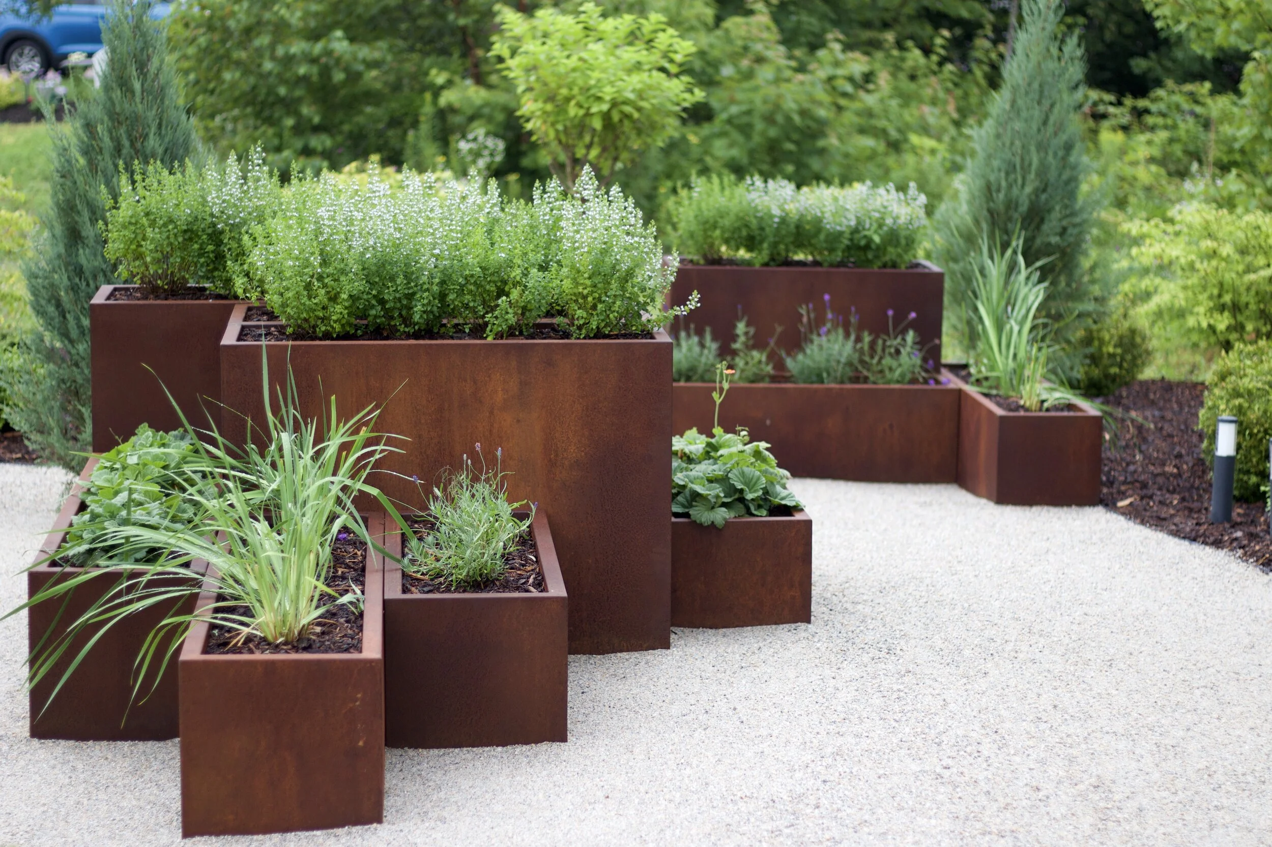 Center Front Garden - AFTER