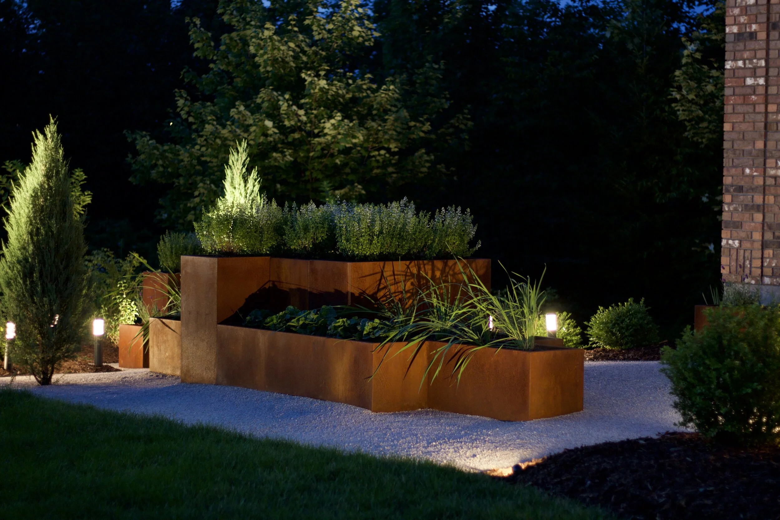 Center Front Garden - LIGHTING