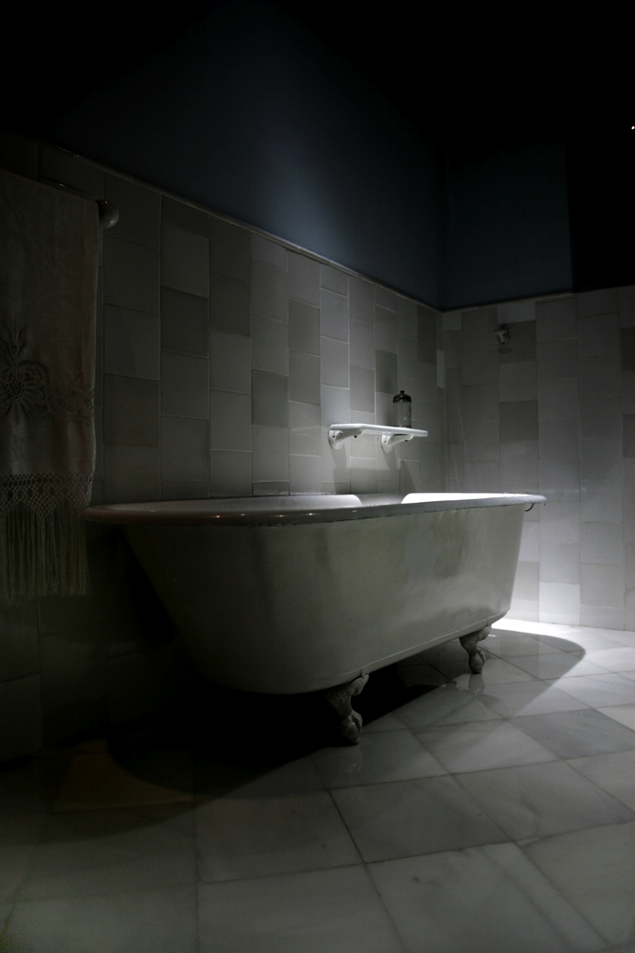 Your home should be a place of sanctuary from the stresses of everyday life. Once you walk through the door, you can begin to unwind and enjoy all the nice things you’ve worked so hard for. So, why not invest some time into making your space somewhere you can pamper yourself? Here’s our guide to adding a little Hollywood glamour to your home, so you rest and rejuvenate ready for tomorrow’s challenges.