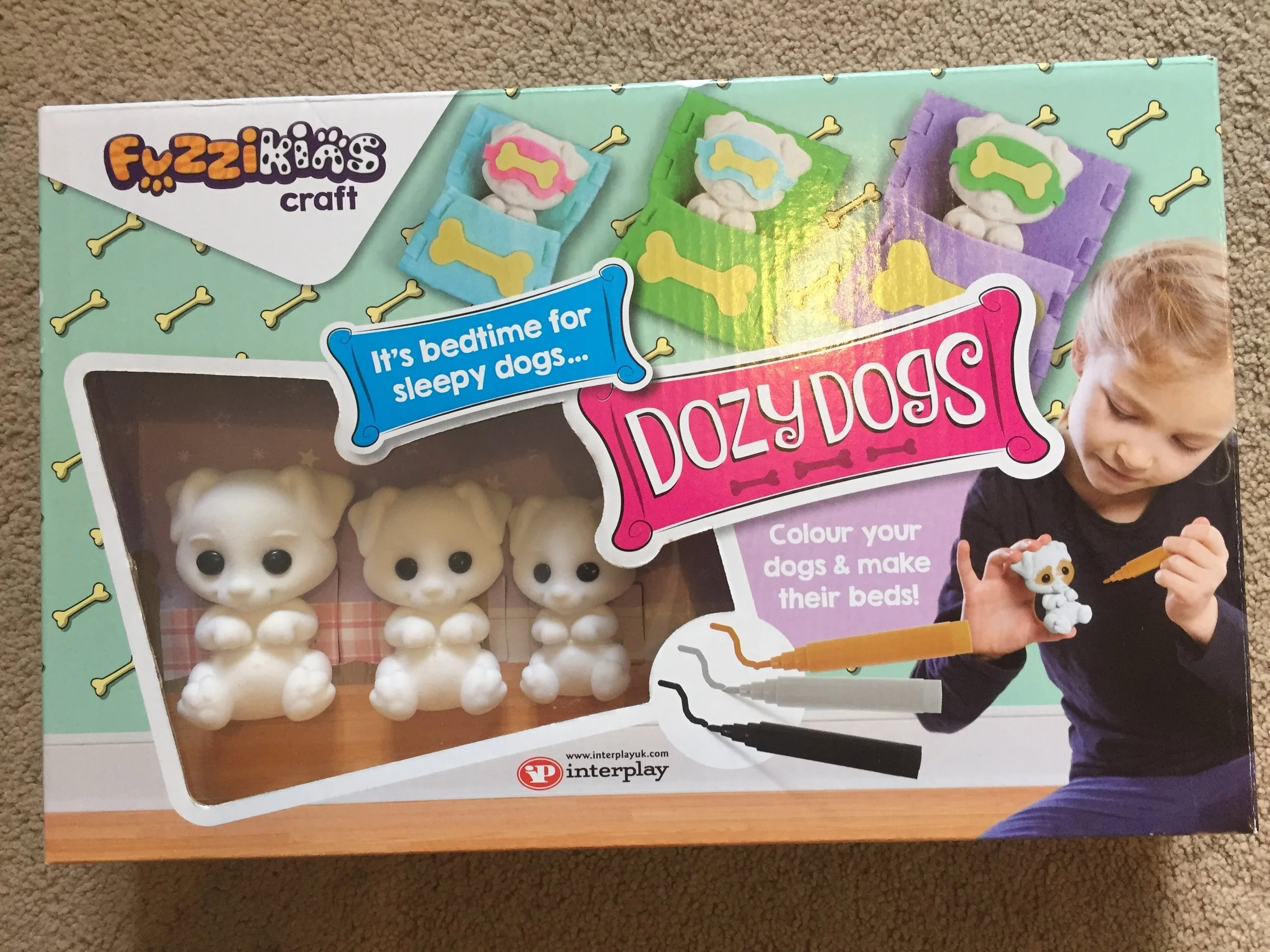 Fuzzikins DozyDogs craft set. This school holiday, arts and crafts projects have the kids occupied and kept them from getting bored, especially on rainy days - also, it keeps them away from too much screen time. So we were excited to be sent Fuzzikins DozyDogs craft set to review.