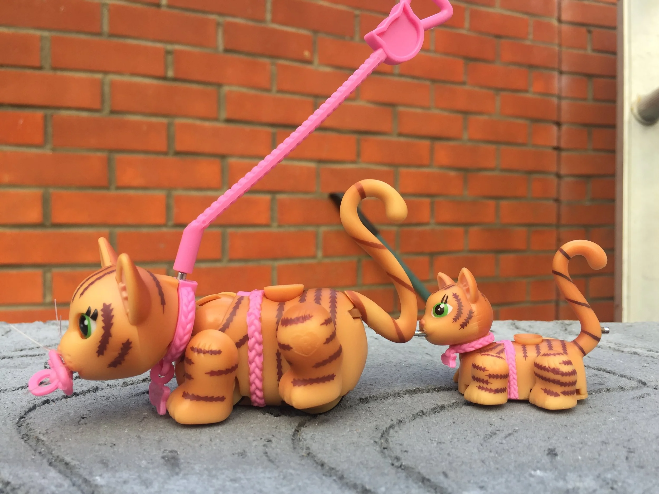 Pet Parade is a popular range of collectable toy pets - and they are super cute. Summer's seen the adverts and has asked for them for Christmas, so when we received a set for review, she was super excited. It's our first Pet Parade and she wasn't disappointed. 