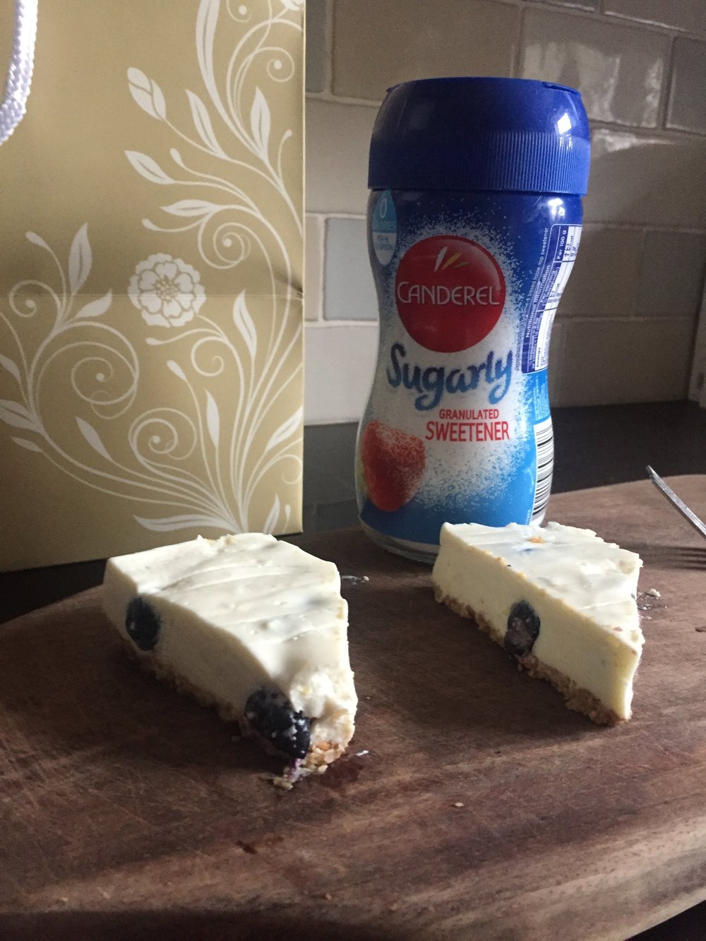 Lemon and Blueberry Cheesecake - Canderel Sugarly Taste Test