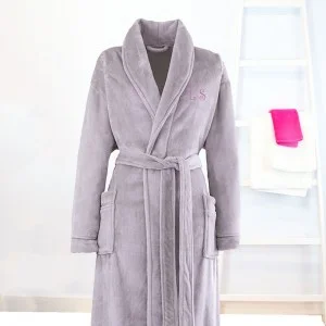 Why we all should have a bathrobe