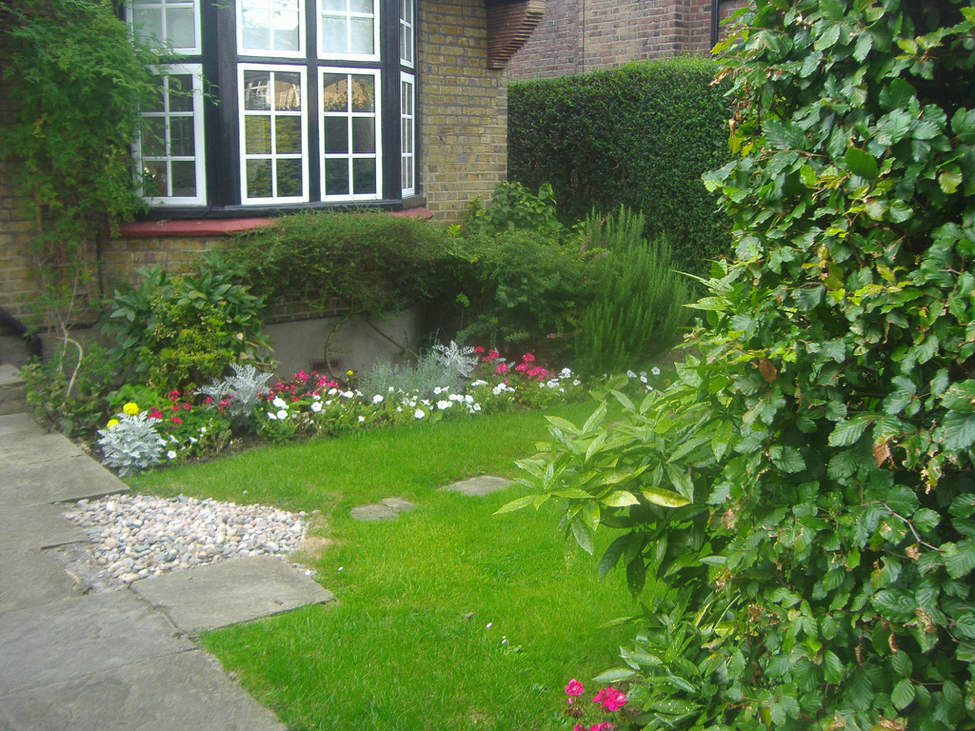  You Need To Spend More Time In Your Garden: Here's Why, How, And When