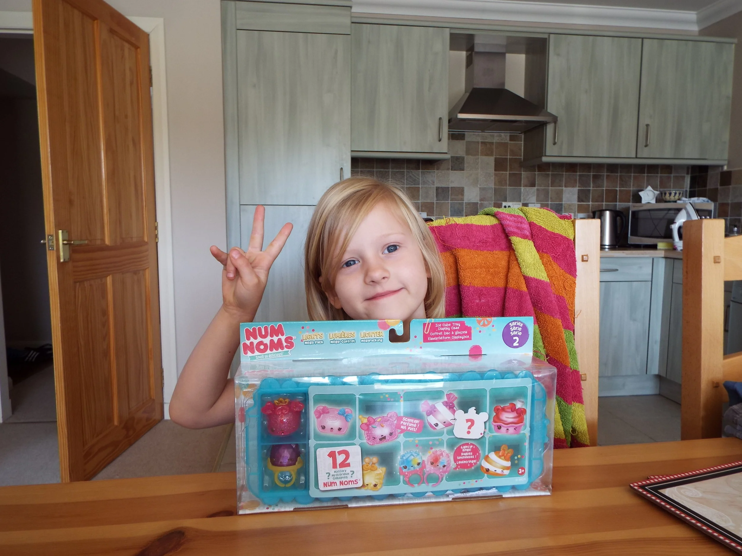 Num Noms Series 5 Ice Tray Set Review