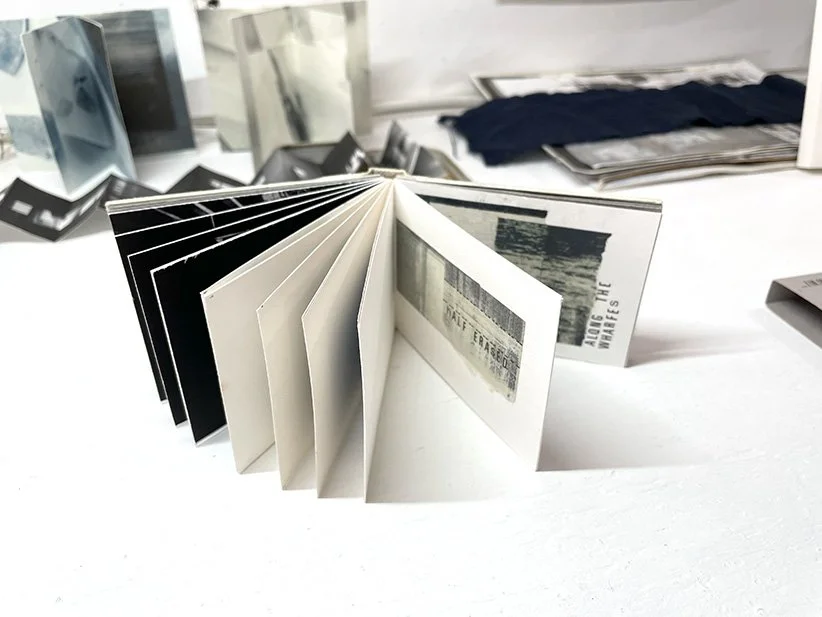 A long conversation whole view.jpg