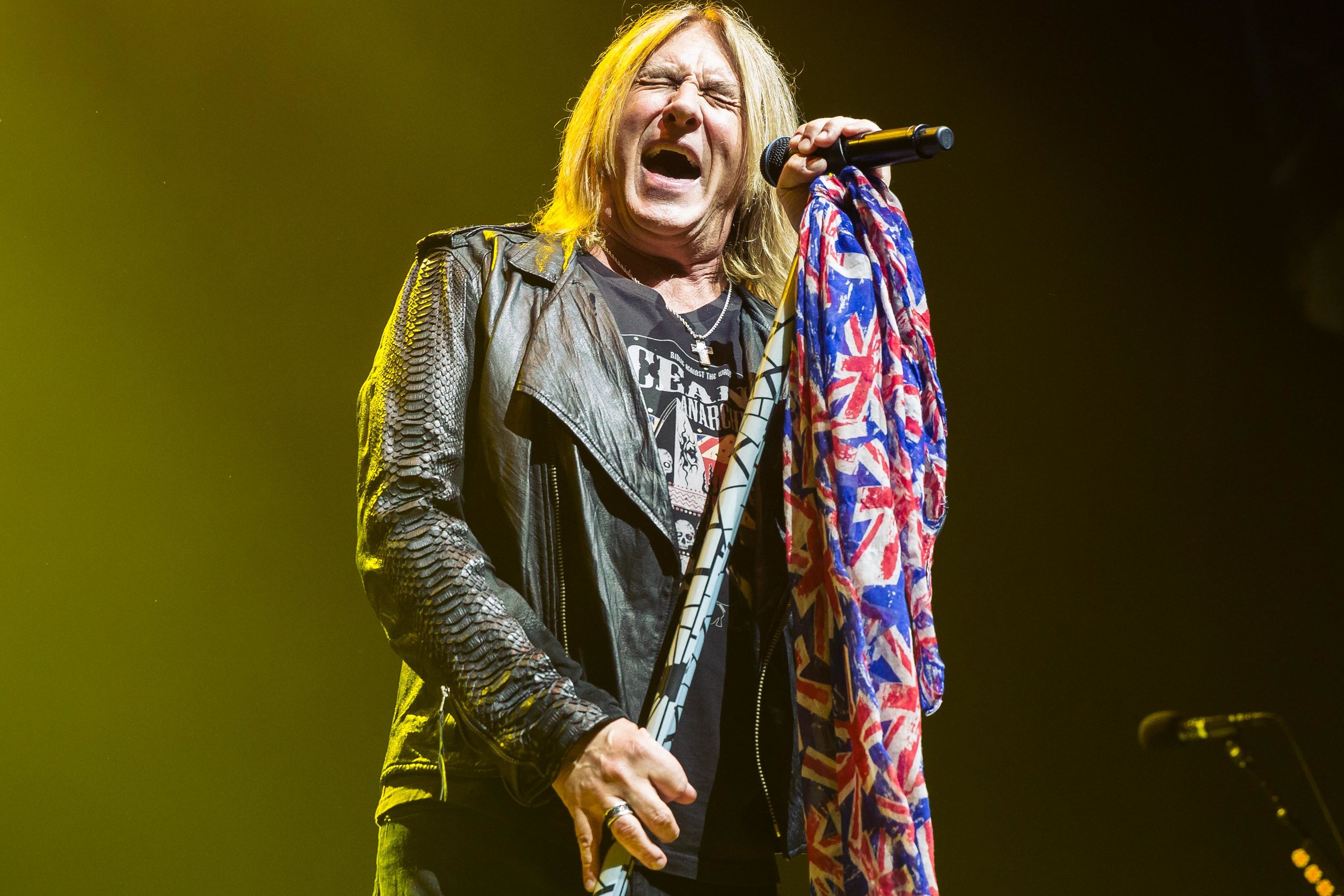 Def Leppard at the Bell Center in Montreal