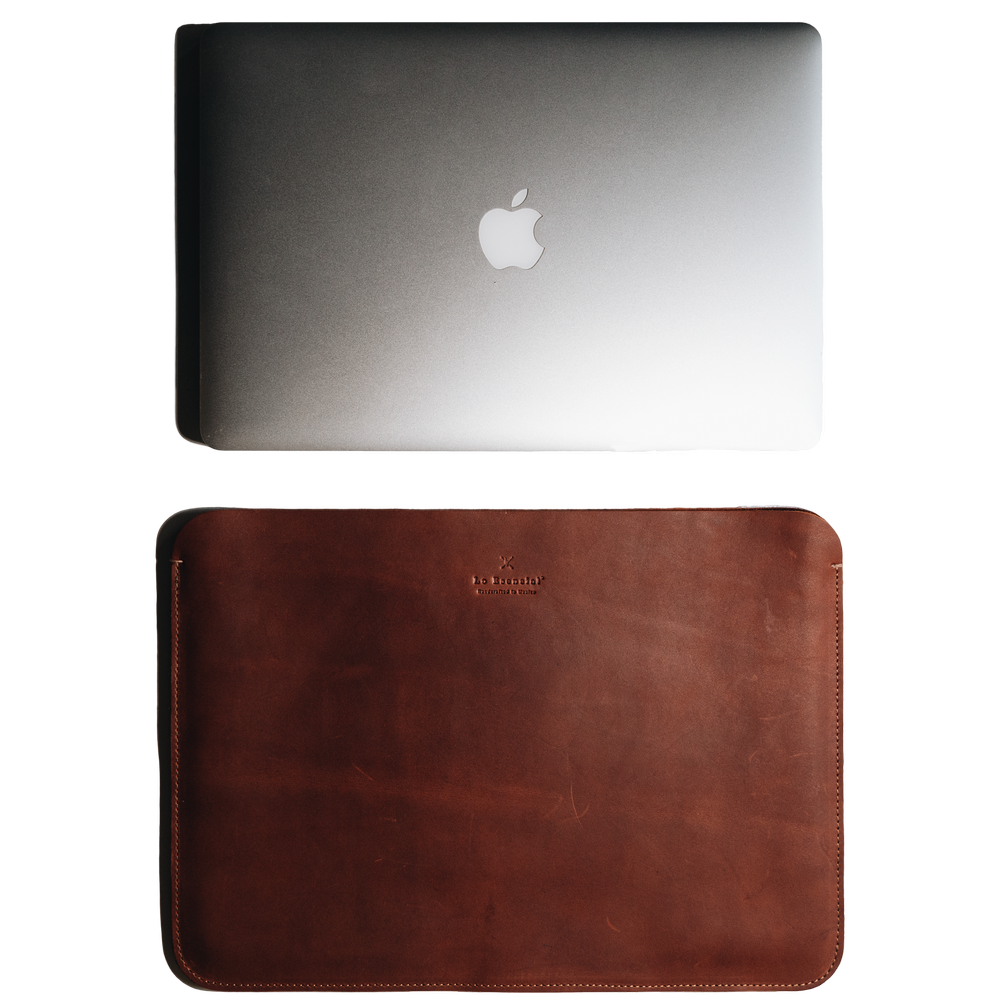 Simple Funda para laptop hecha en cuero — Lo